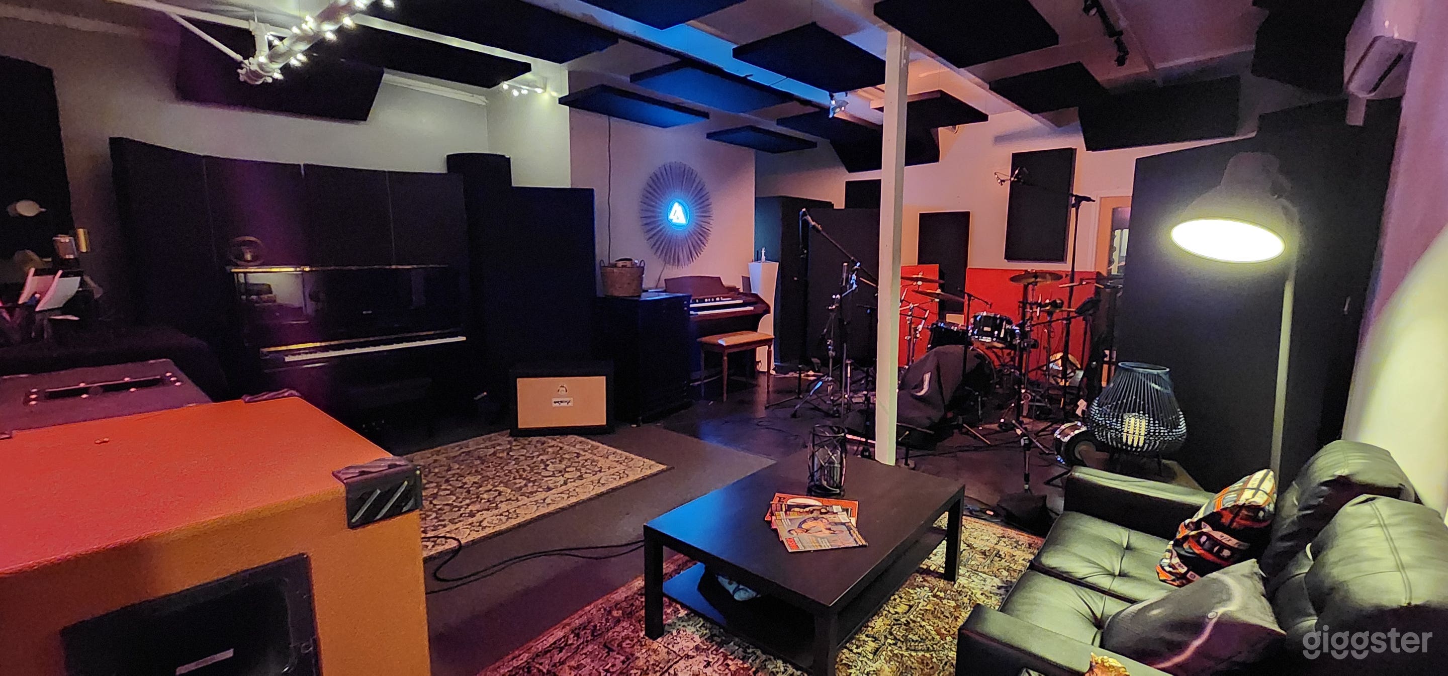 Fully Loaded Analog Hybrid Recording Studio Photo 4