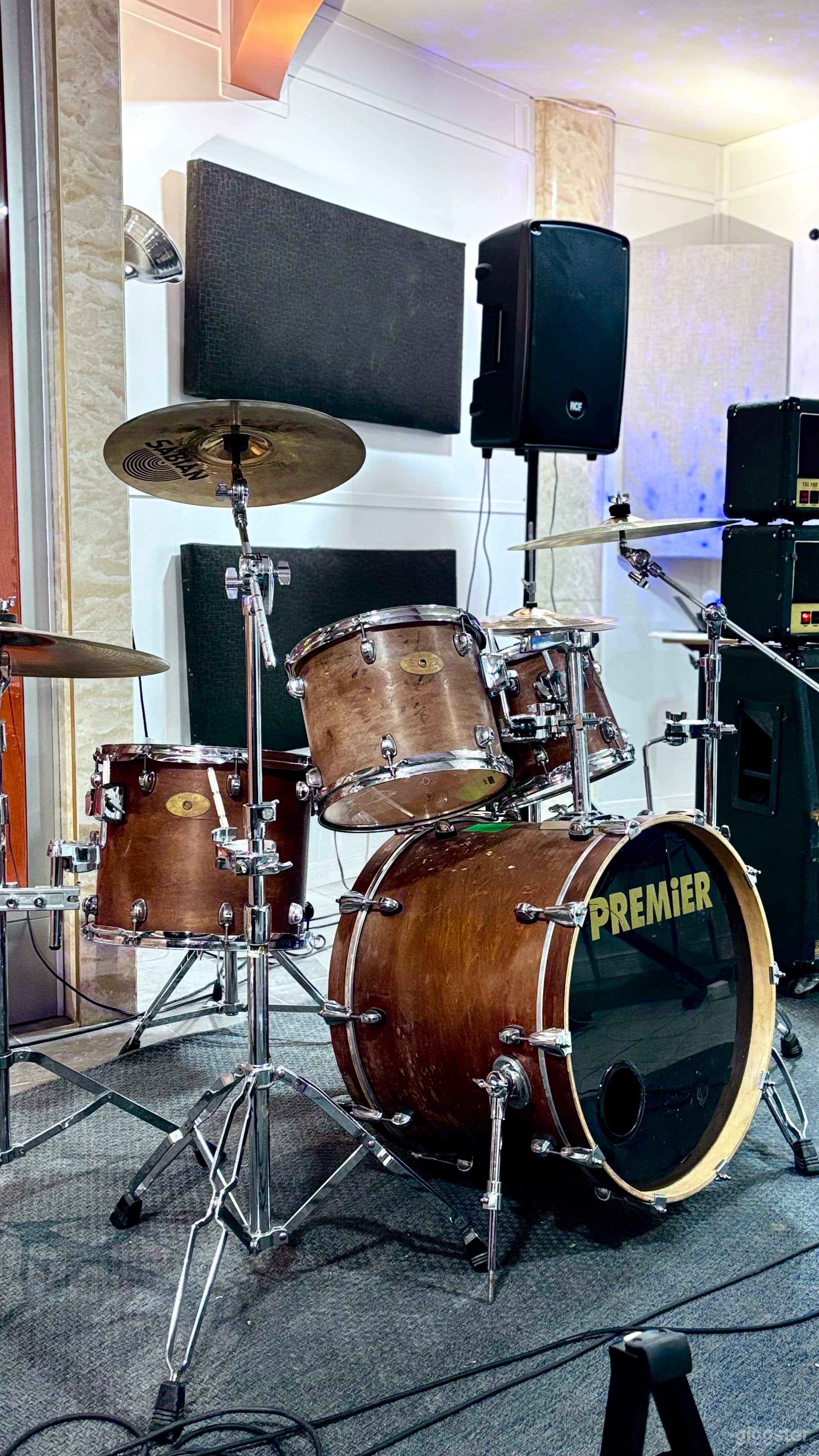 Music Rehearsal Studio w/ Karaoke + 100” Screen (Near Metro) Photo 4