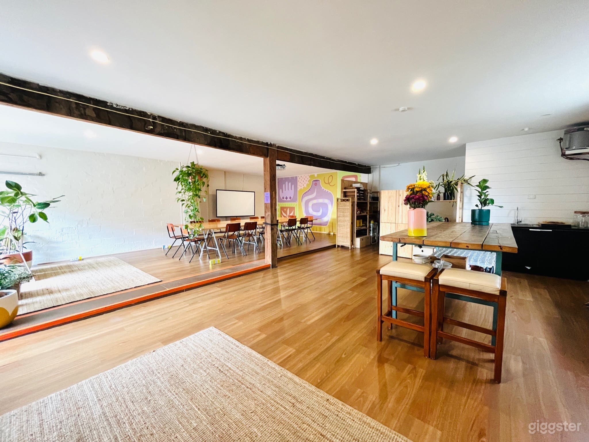 Lovely and Hip Event and Meeting Space Photo 4