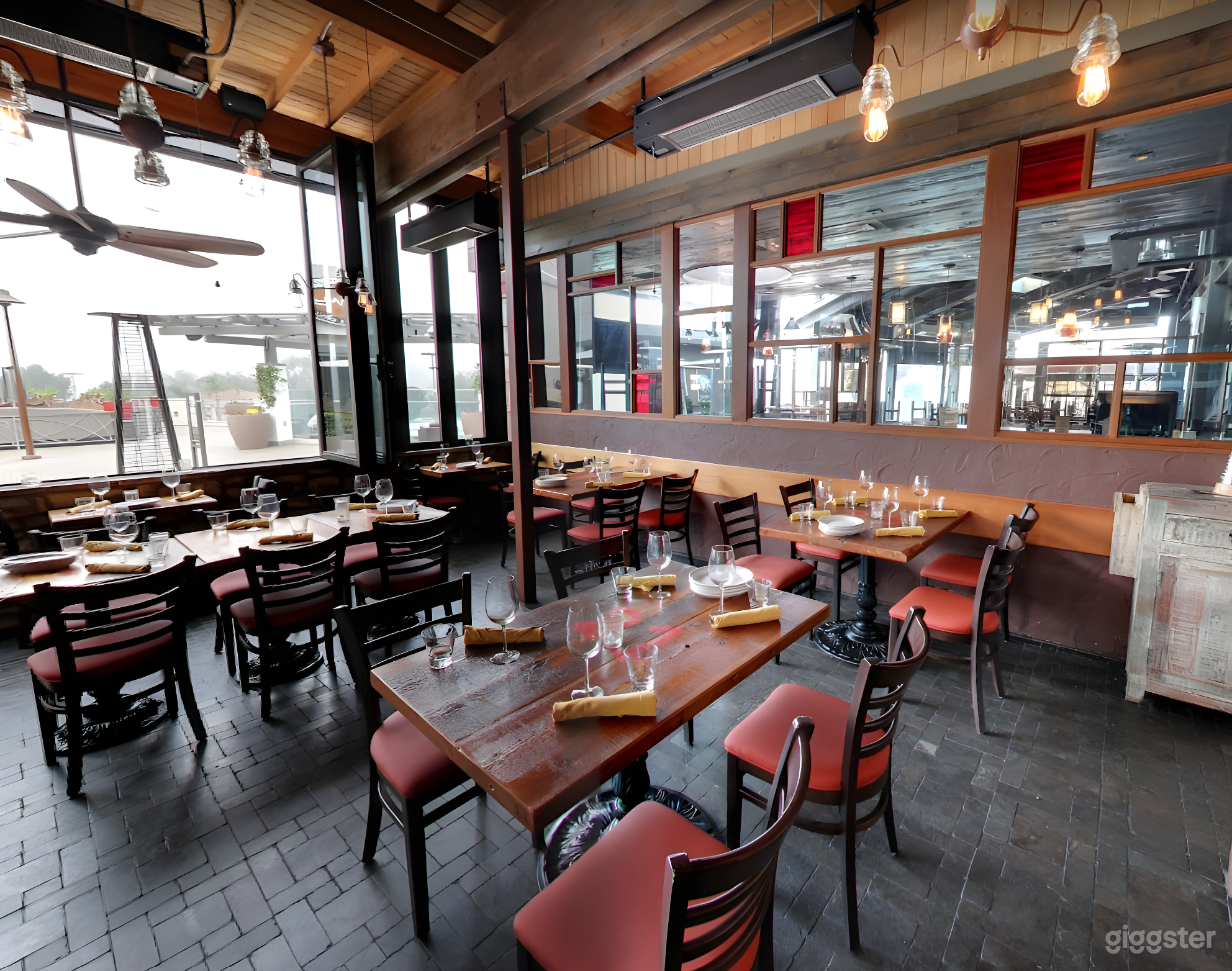Modern Rustic Italian Restaurant &amp; Wine Bar &amp; Patio (Buyout) Photo 3