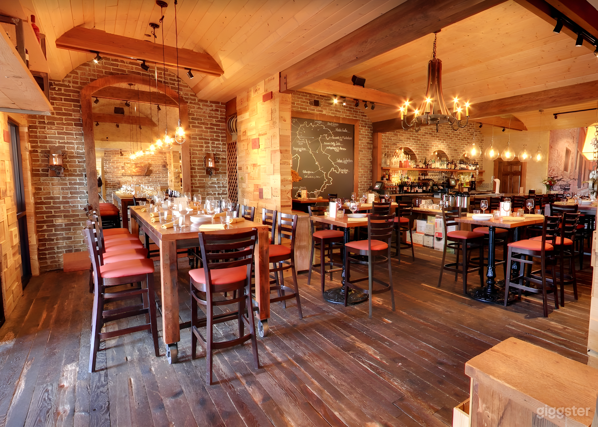 Modern Rustic Italian Restaurant &amp; Wine Bar &amp; Patio (Buyout) Photo 4