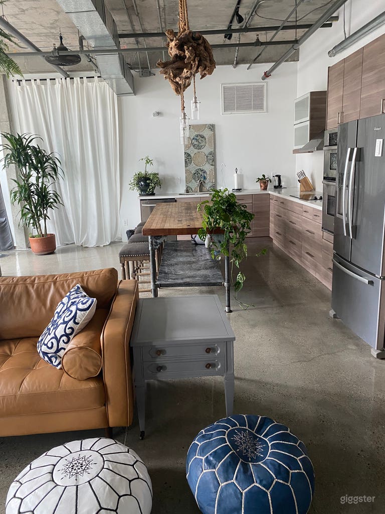  Fully functional kitchen 