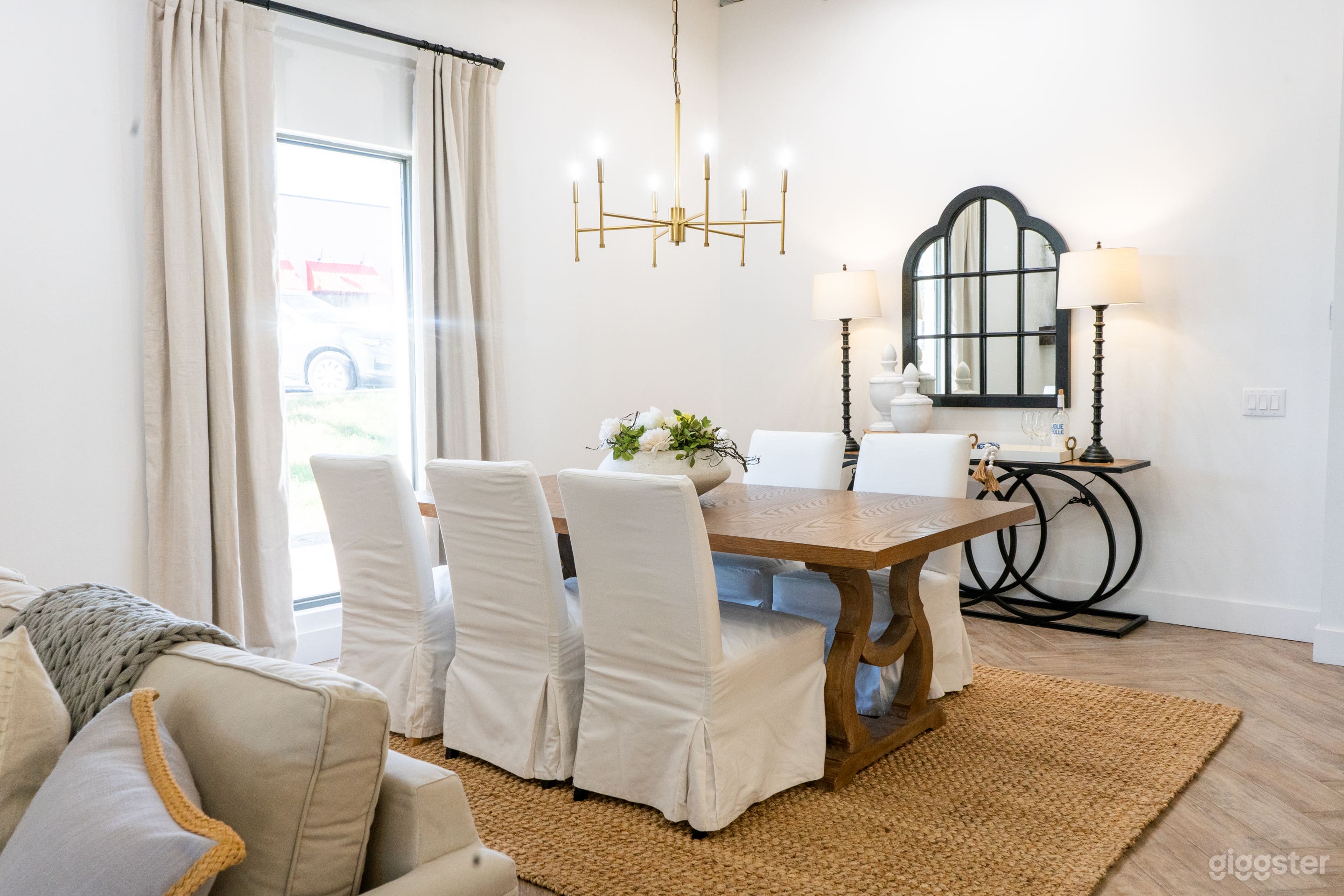 High End Design Studio Space with Multiple Sets  Photo 2