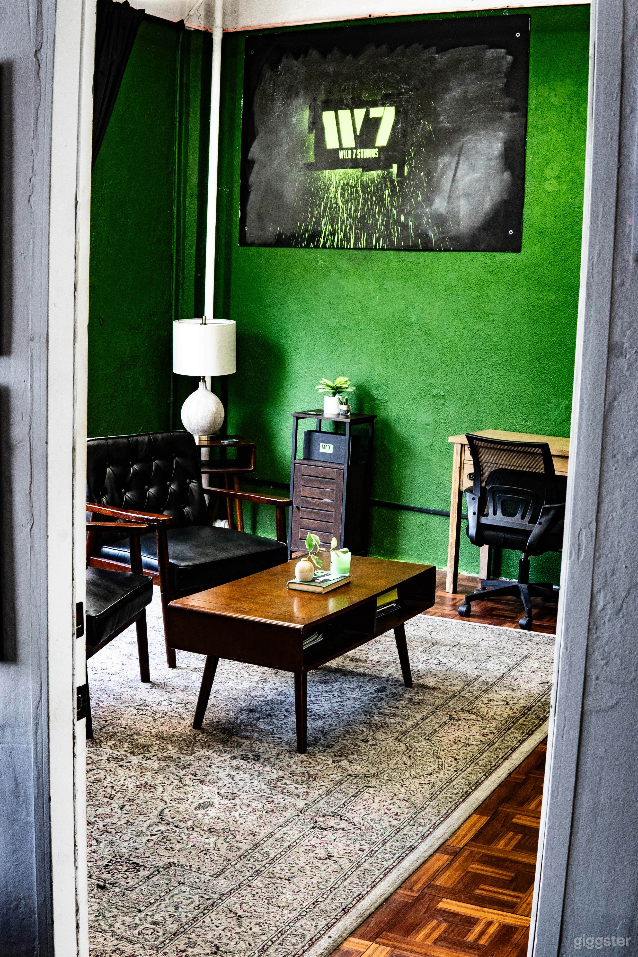 Rustic Downtown Podcast Room with Views Photo 3