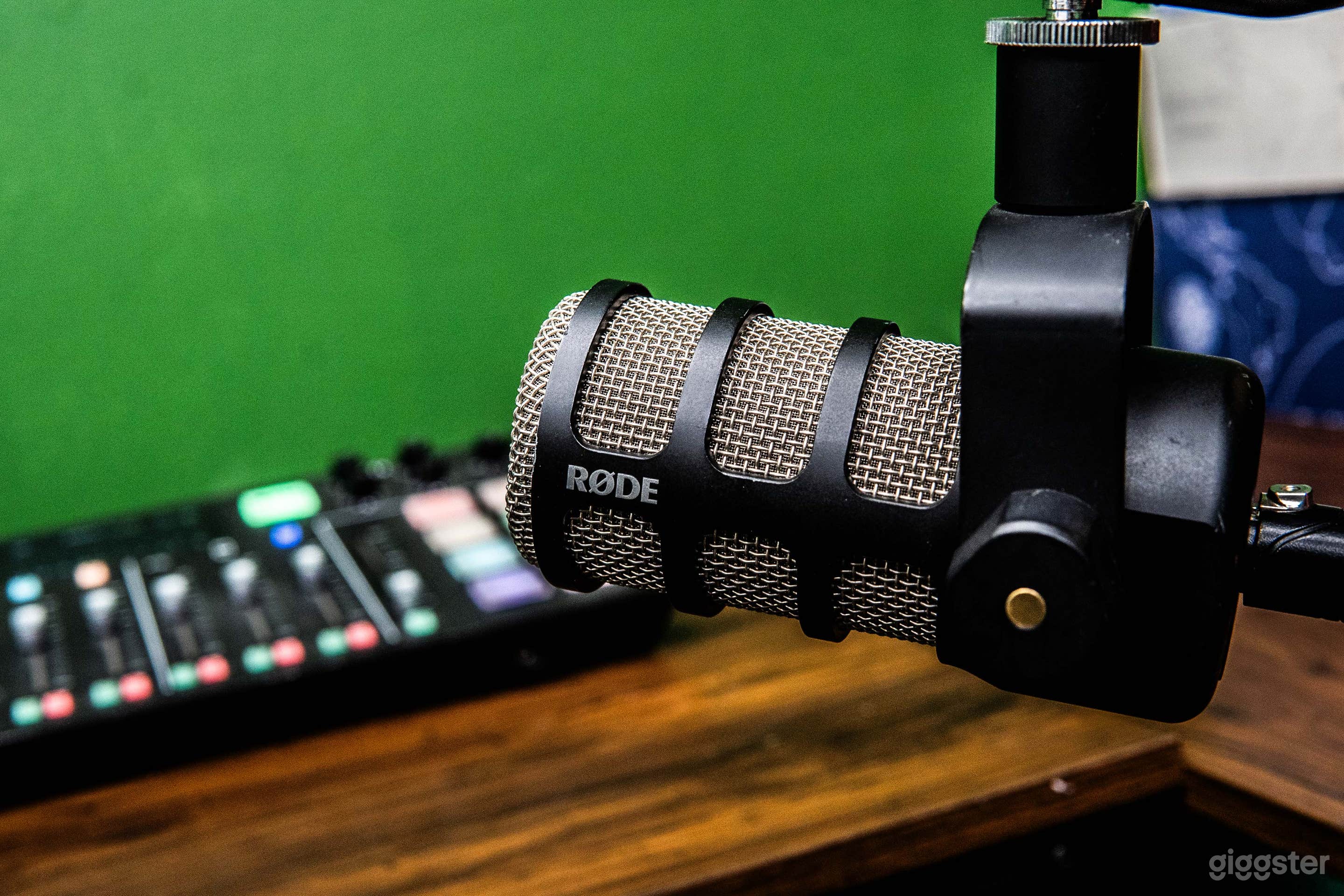 Rustic Downtown Podcast Room with Views Photo 4