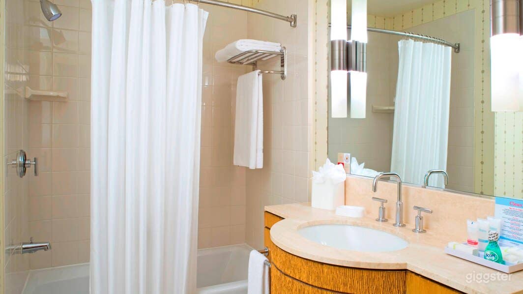 1 King Deluxe Guest Room Photo 2