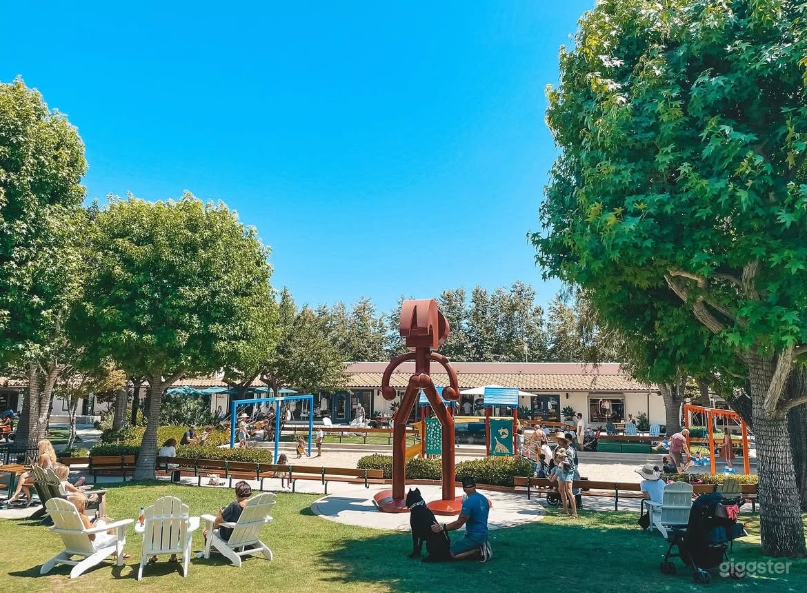 Malibu Mart Iconic Coastal Shopping Center Photo 1