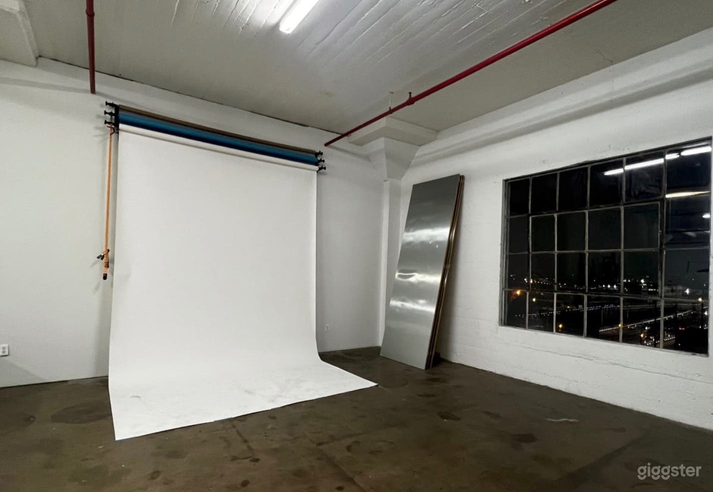 Seamless backdrops in multiple colors