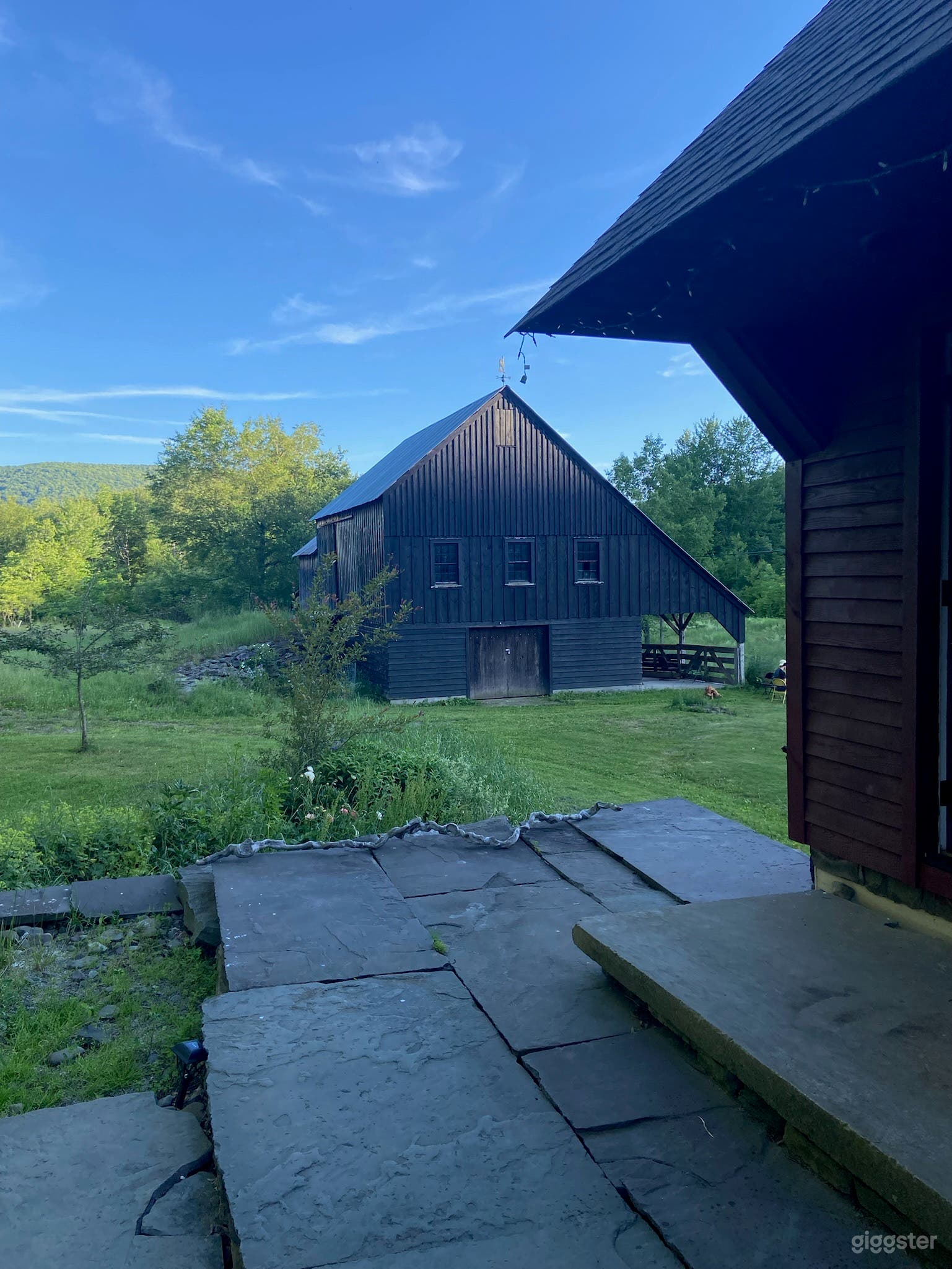 Secluded Cabin Retreat with Barn/ Hot Tub and View Photo 2