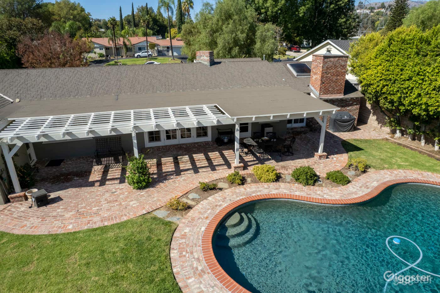  RUSTIC CHIC: CALIFORNIA RANCH-STYLE GEM/POOL Photo 2