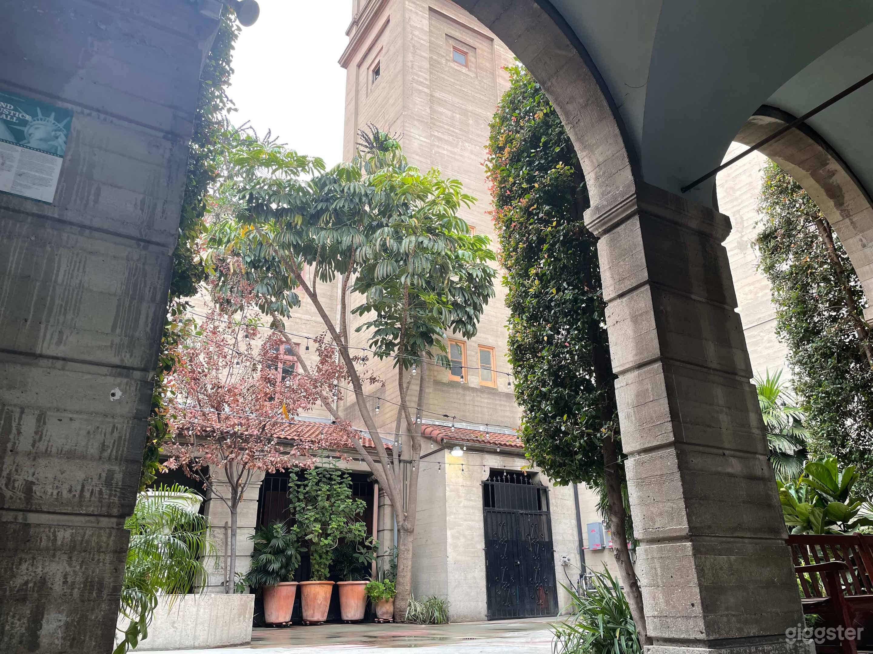 250 Person Dining Hall with Beautiful Courtyard Photo 2