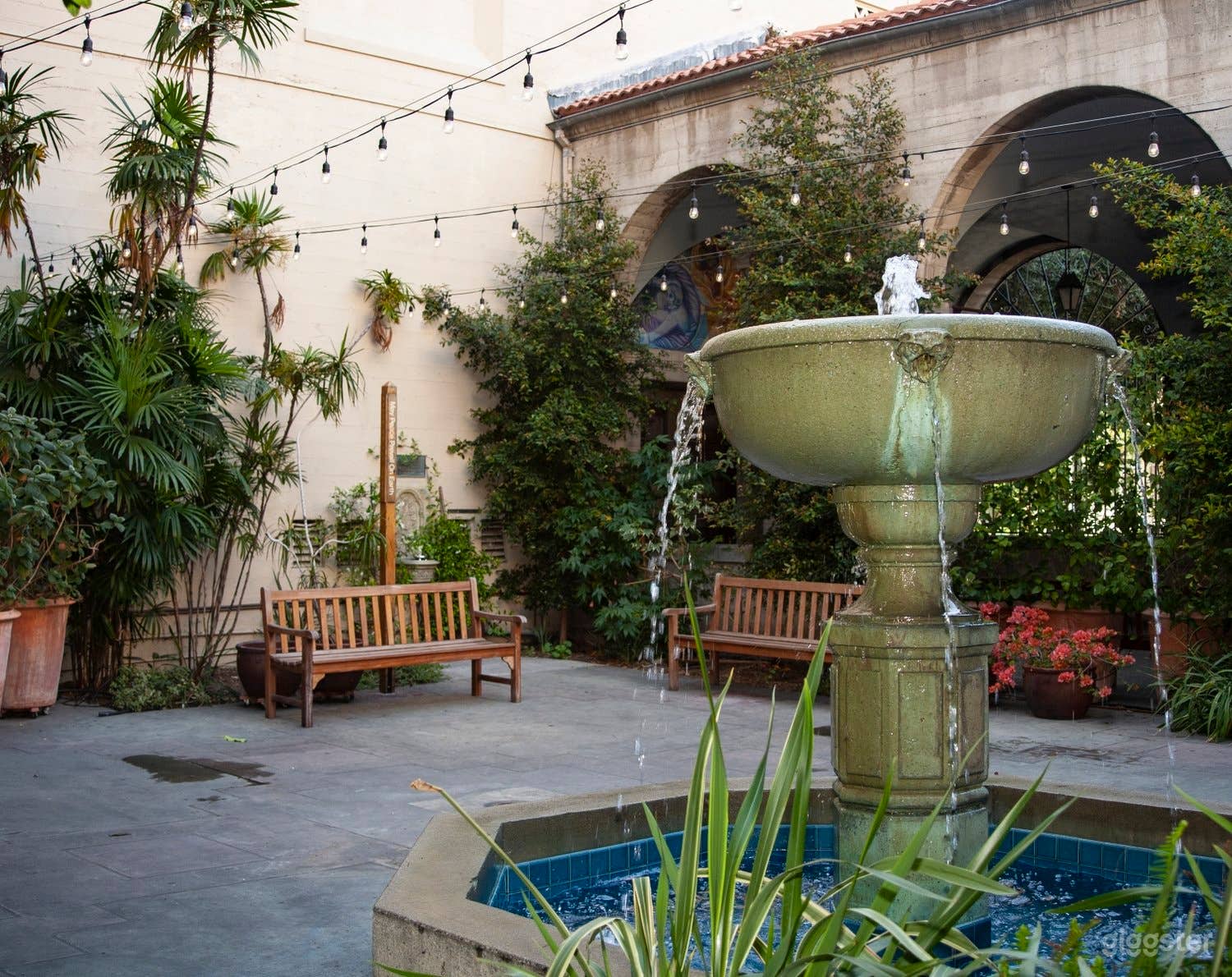 250 Person Dining Hall with Beautiful Courtyard Photo 1