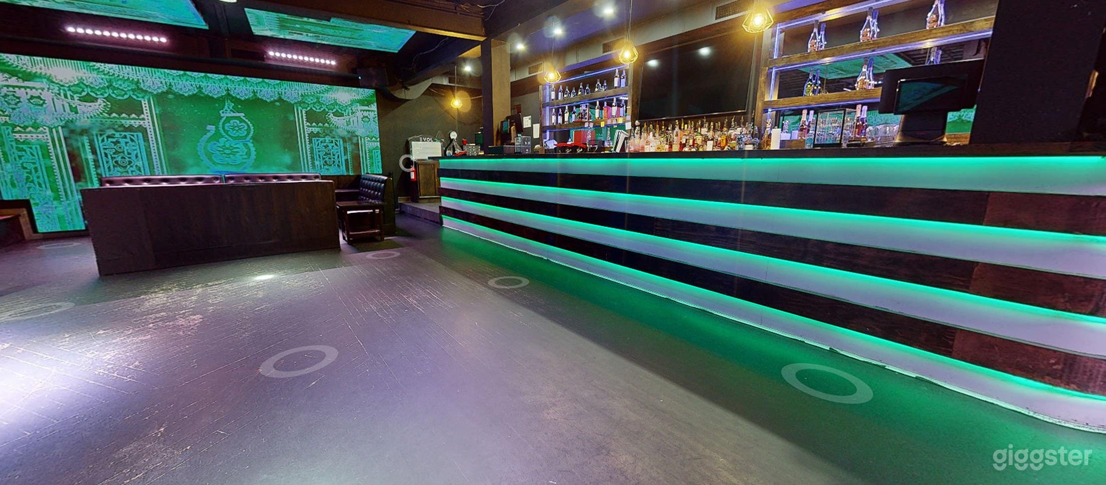 Stylish Seated Lounge With Plush Seating for 210 Guests Photo 3