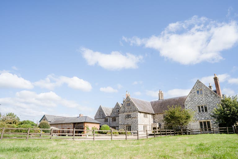  Country House and Barn 