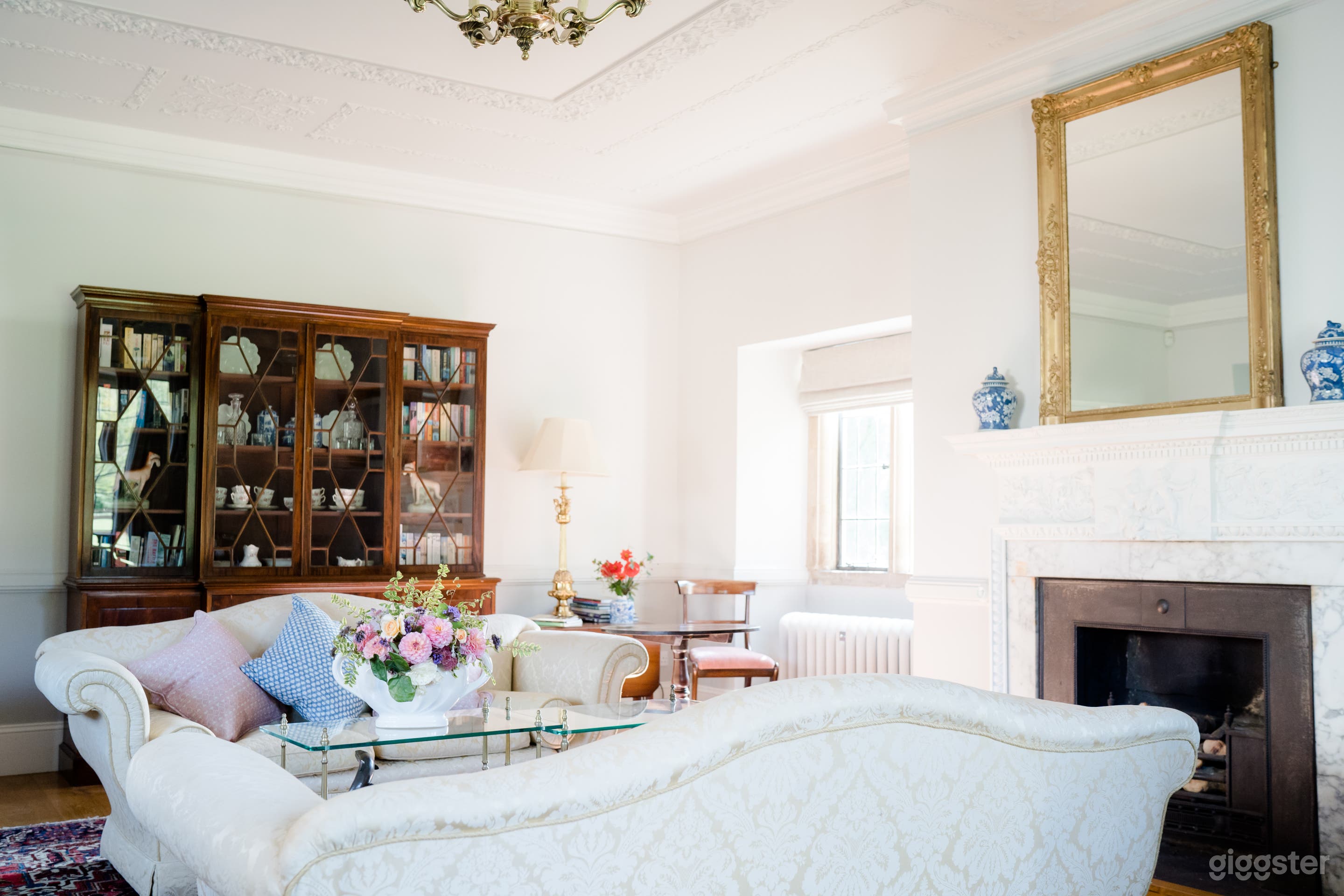 Country House and Barn Photo 4