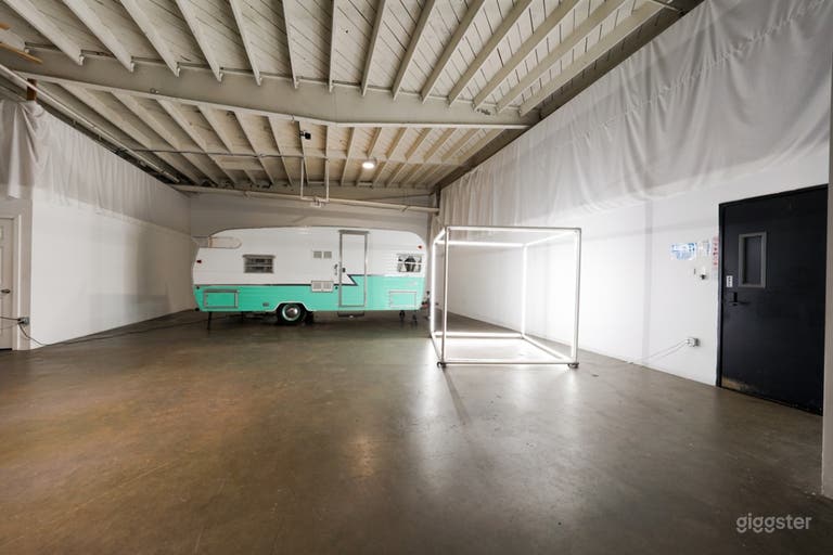  Photo Studio with Car Access 