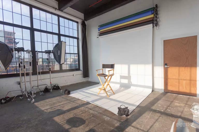  Corner Bright Sunny Loft Space 