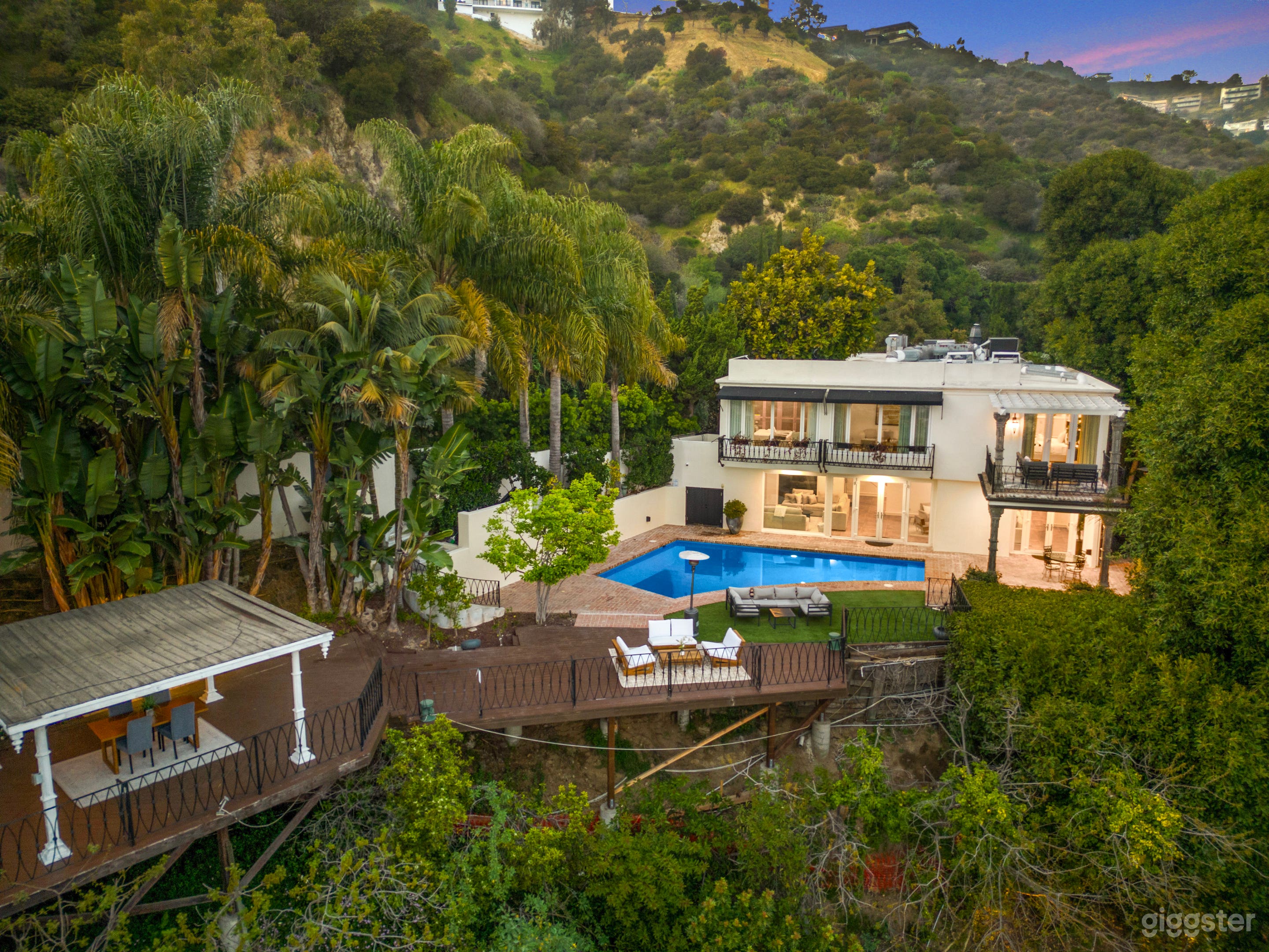 TWILIGHT TERRACE MEDITERRANEAN FANTASY ESTATE Photo 2