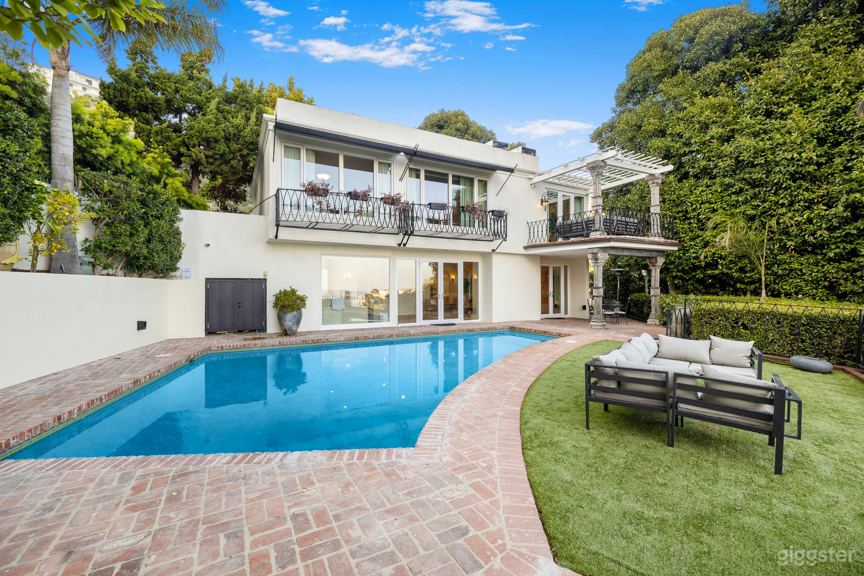 TWILIGHT TERRACE MEDITERRANEAN FANTASY ESTATE Photo 4