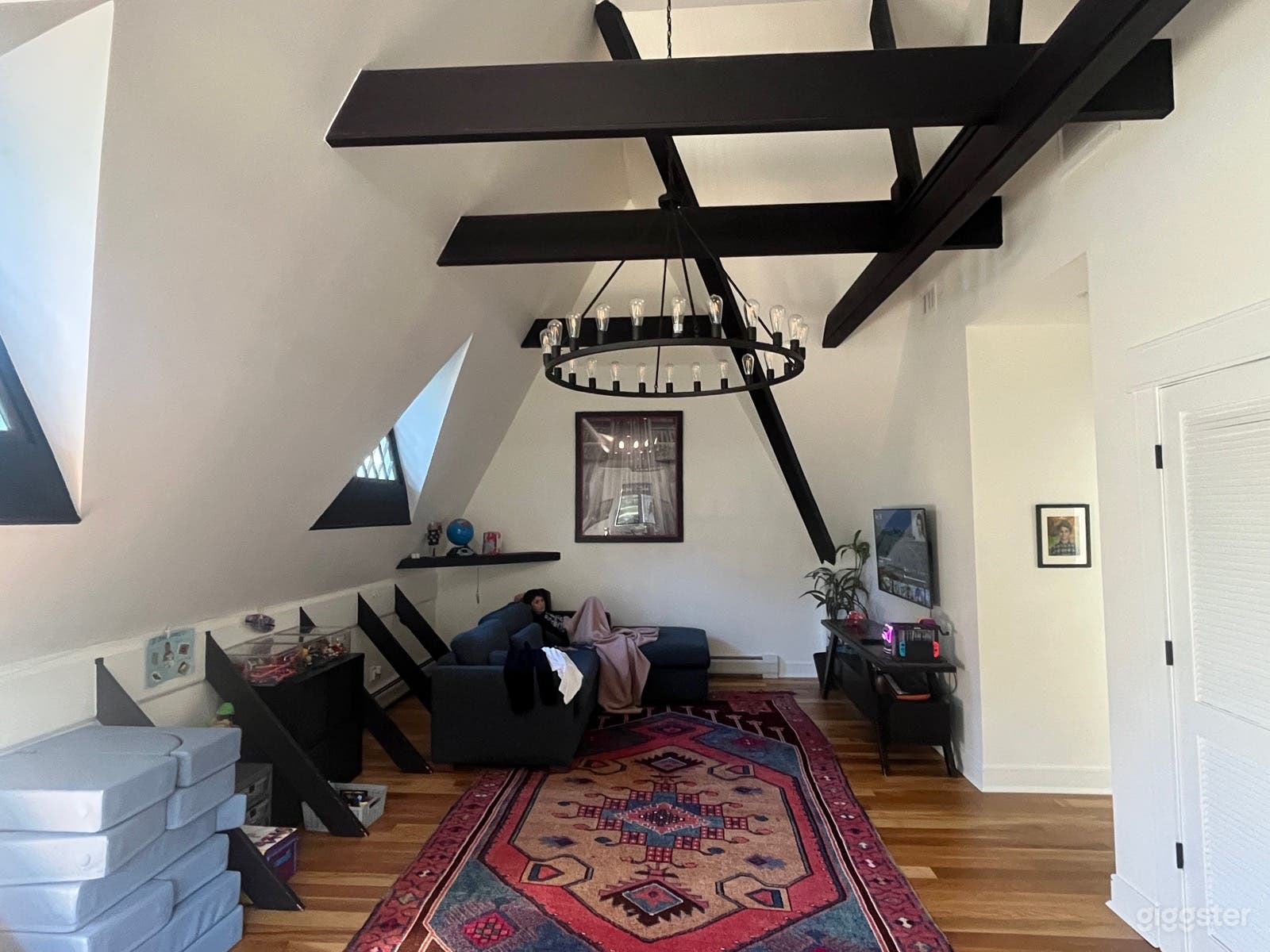 Beautiful loft-style home with Zen backyard Photo 3