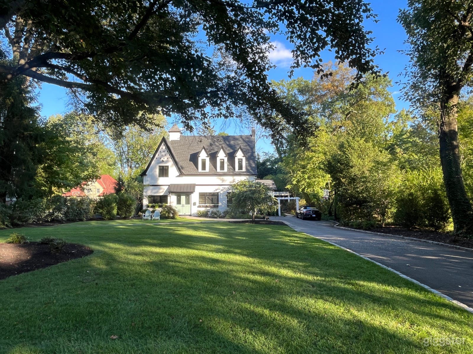 Beautiful loft-style home with Zen backyard Photo 1