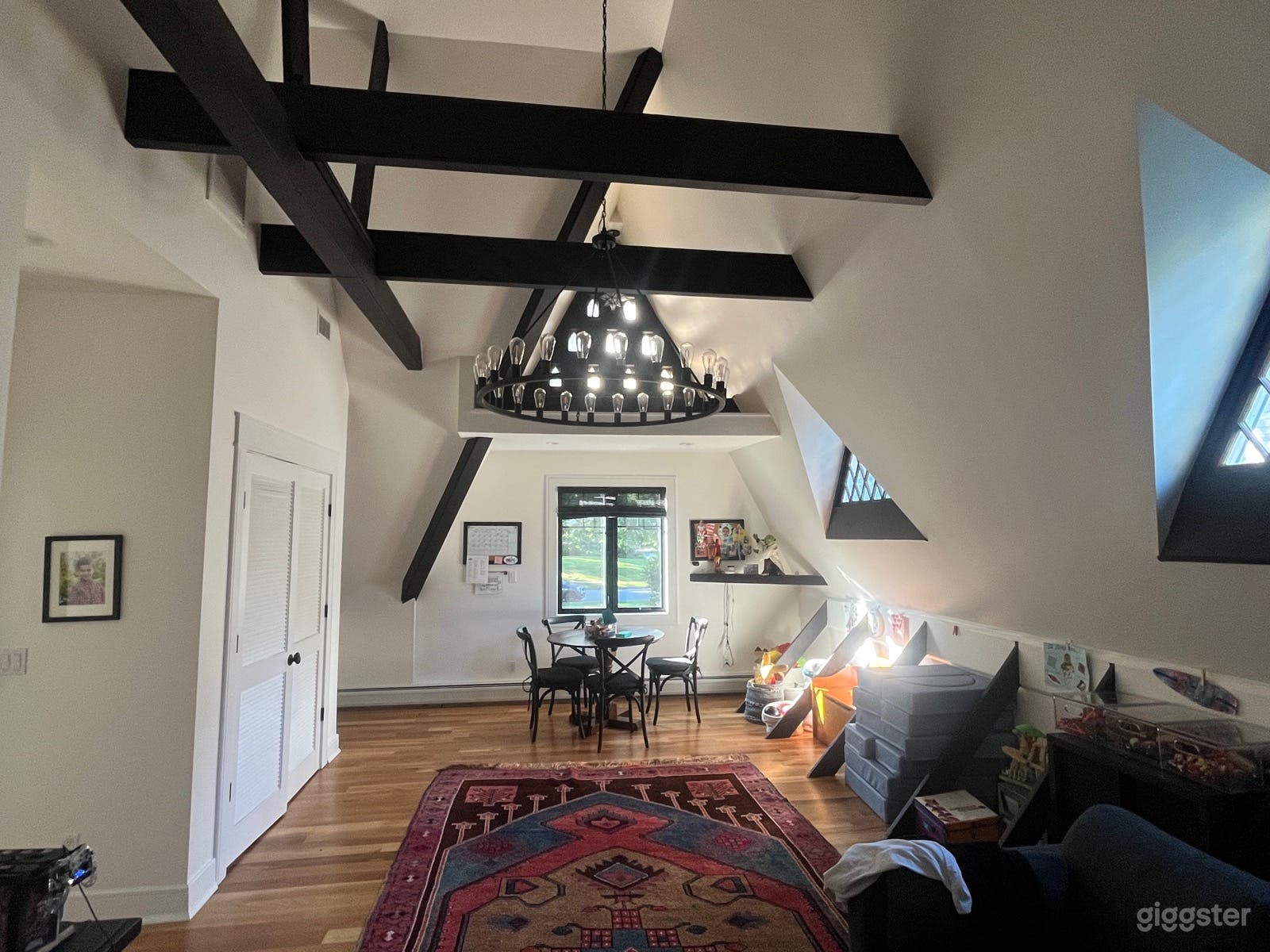 Beautiful loft-style home with Zen backyard Photo 4