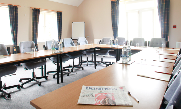  Medium Sized Conference Meeting Room 