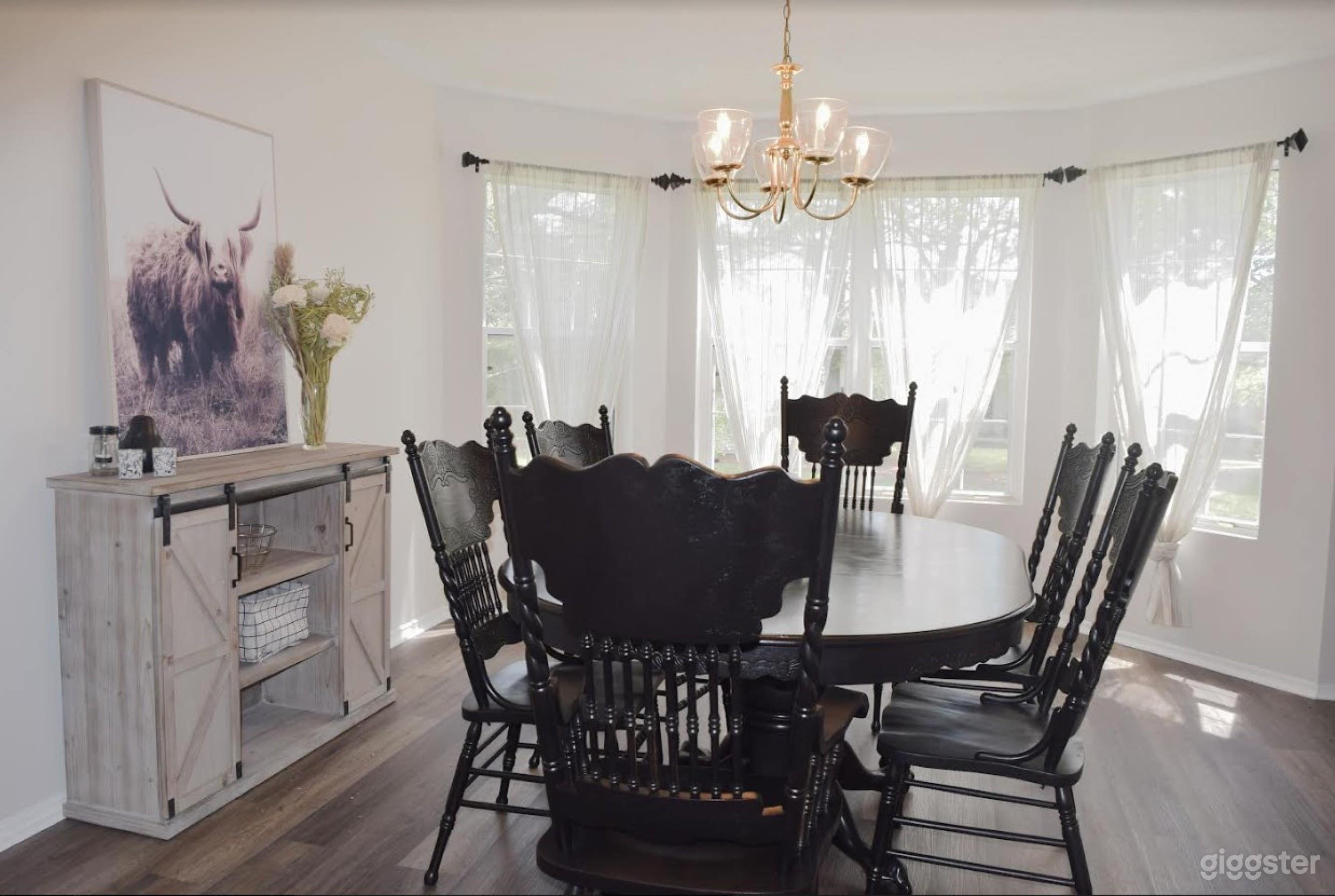 3 Bedroom Dream House Photo 4