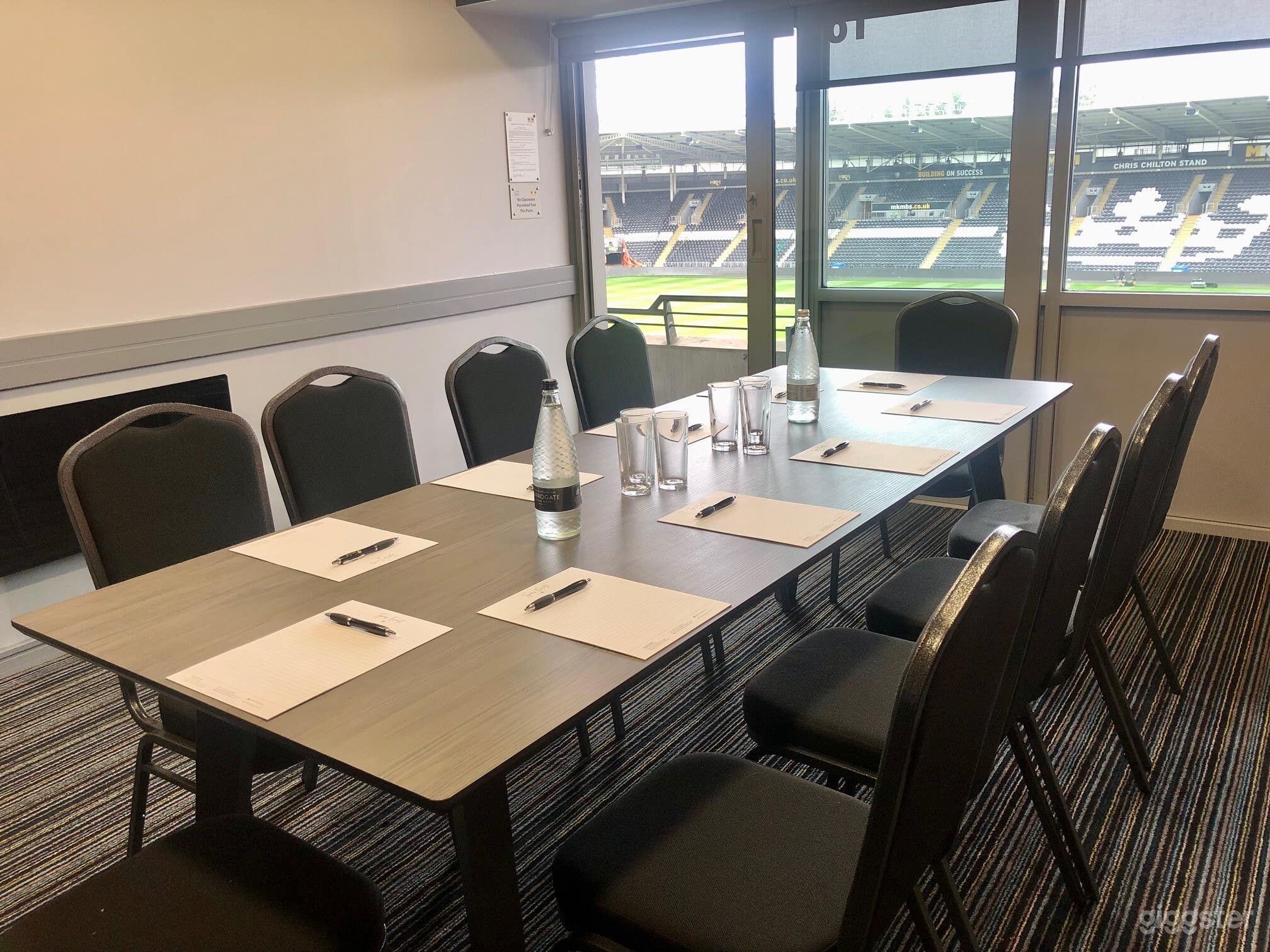 Executive Boxes x28 Photo 4