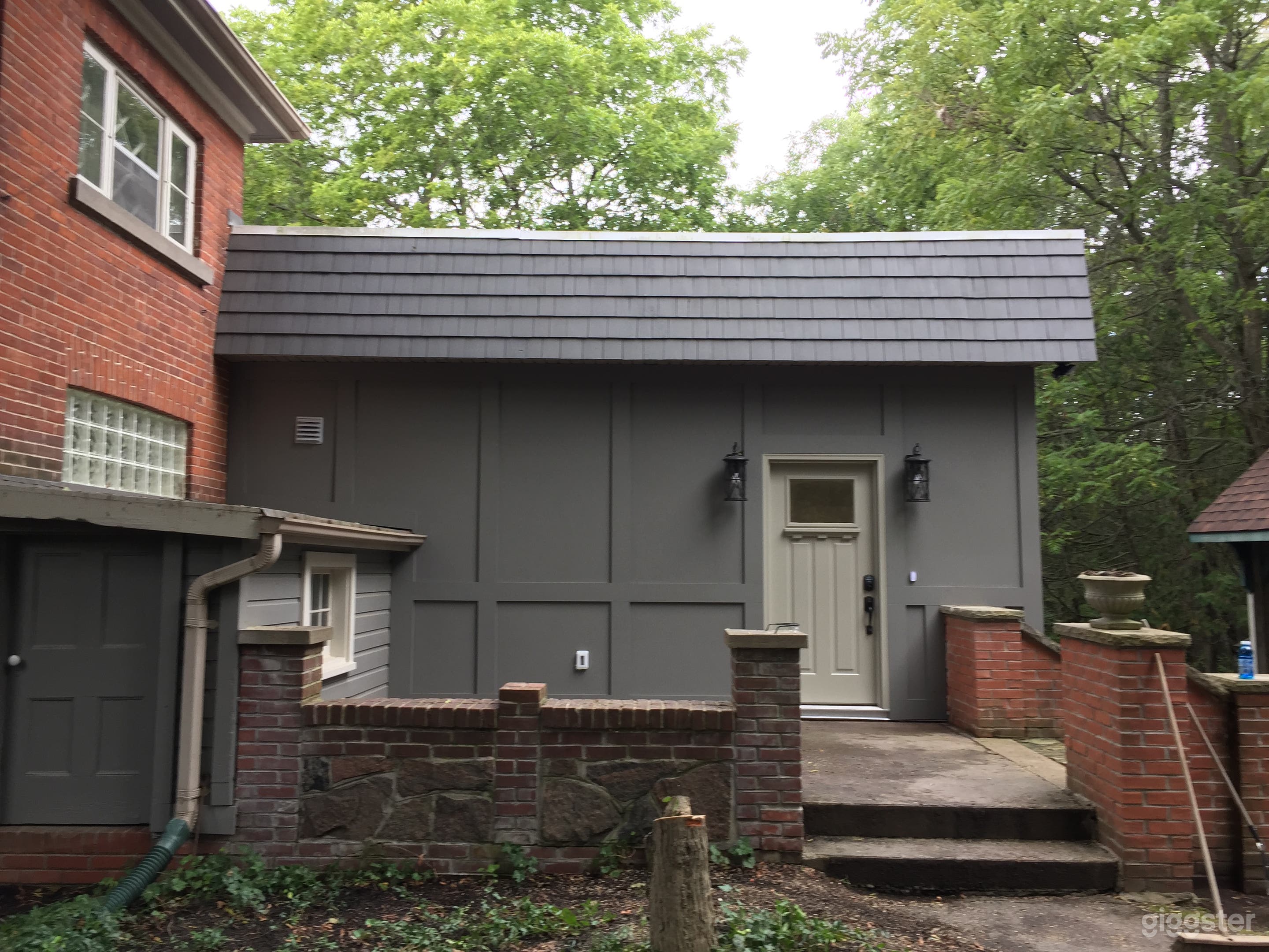 Unique Century Home On 6 Acres, With Lake Front! Photo 3