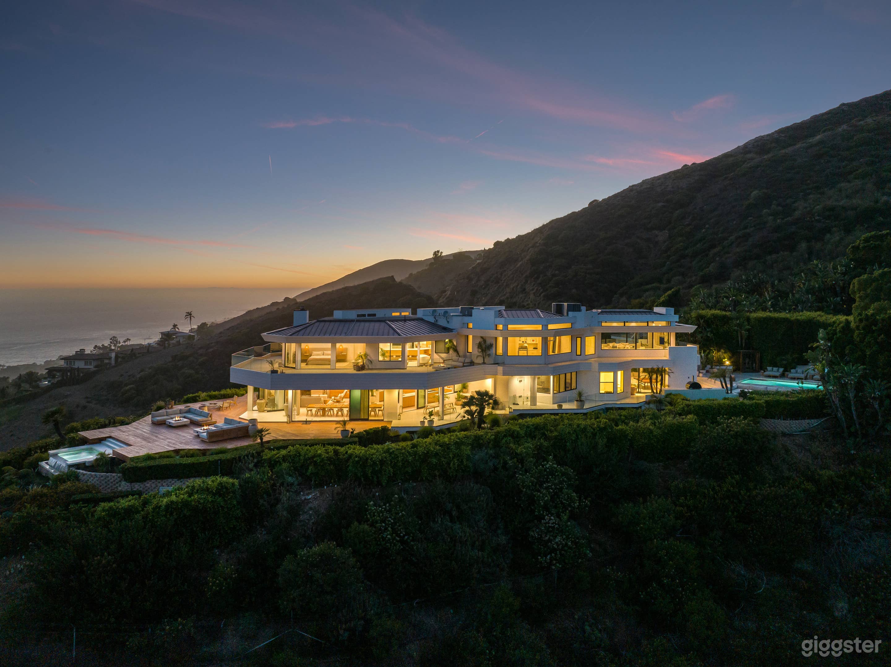 Malibu Blufftop Estate Photo 3
