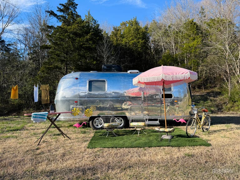  1971 Airstream, All props included 