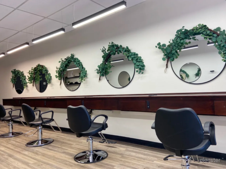 Modern Space Boutique Salon Photo 1