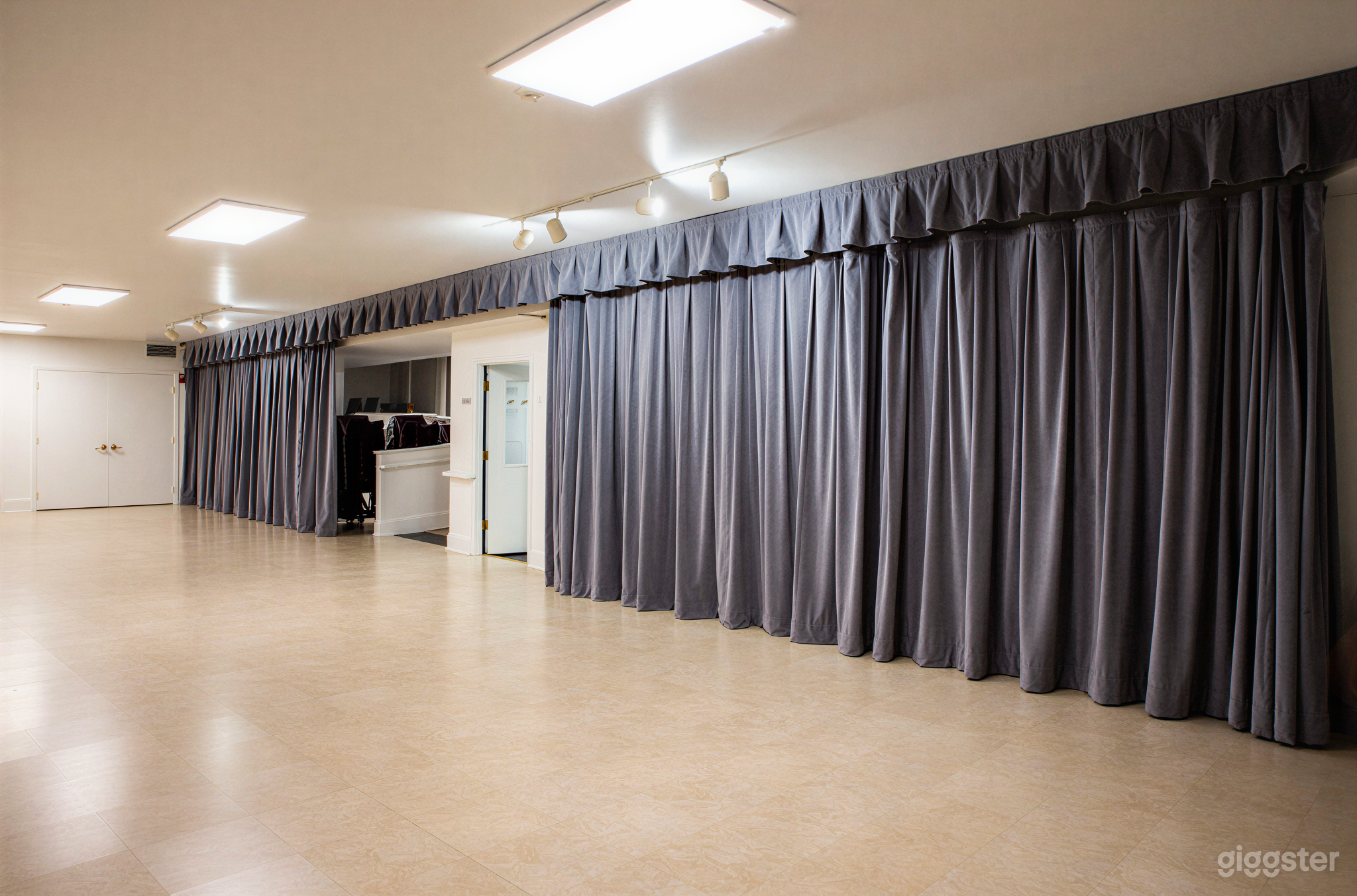 Versatile & Bright Event Hall | Kitchen & AV Included Photo 4