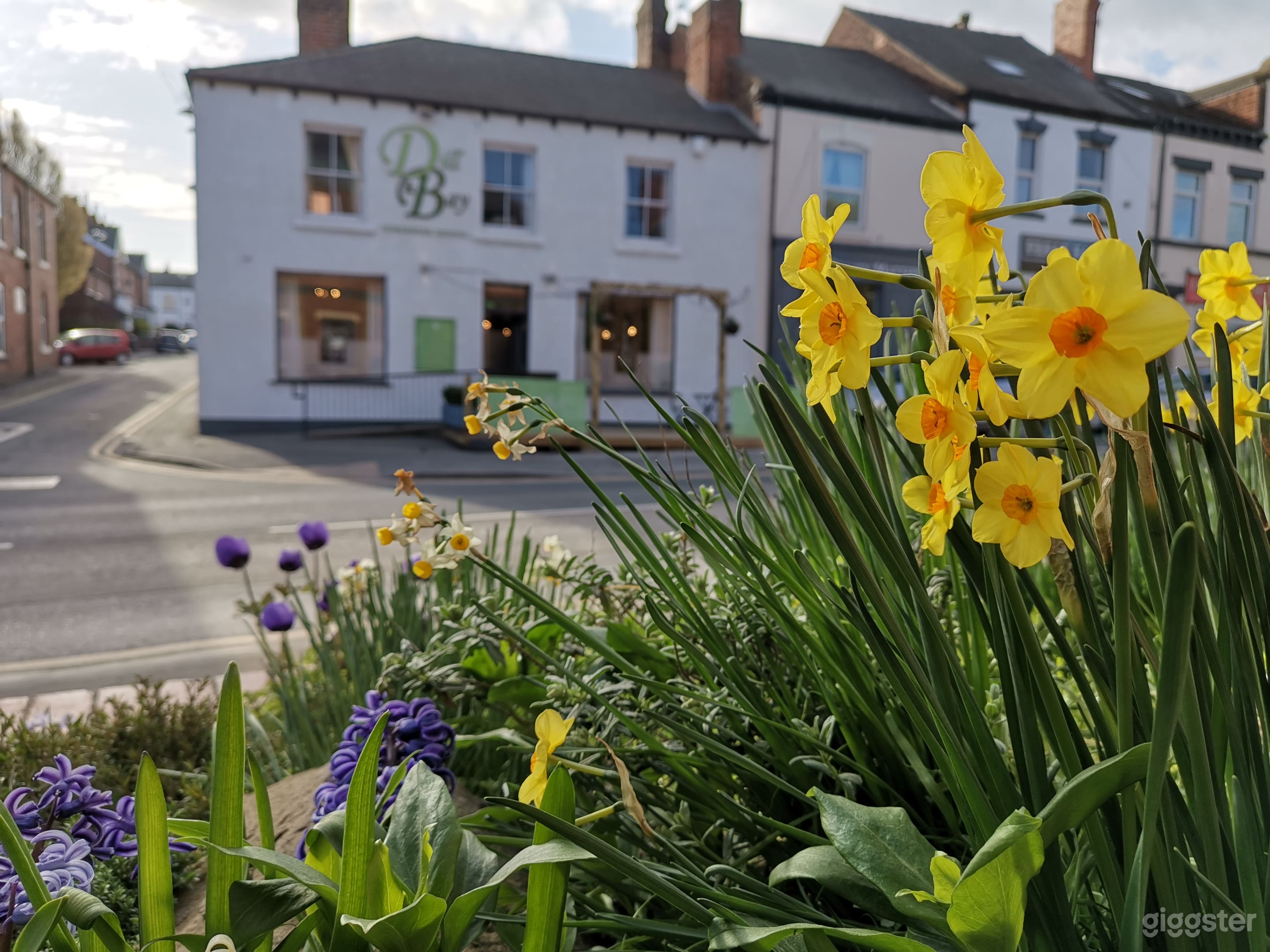 Cosy Out of Town Restaurant Photo 1