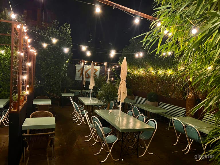  Vintage Inspired Decor Bar and Restaurant  