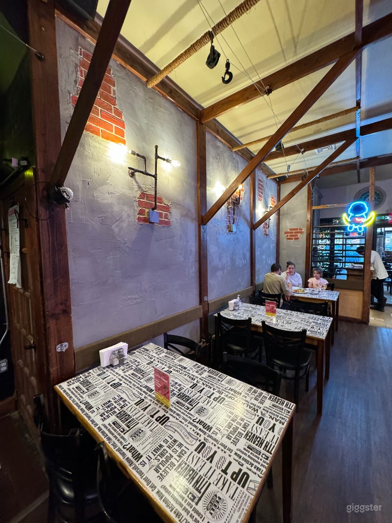  Eclectic Sunroom Restaurant + VIP room 