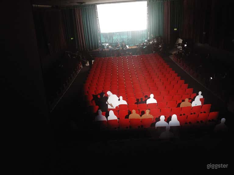  Old-Fashioned Single-Screen Movie Theater/Cinema 