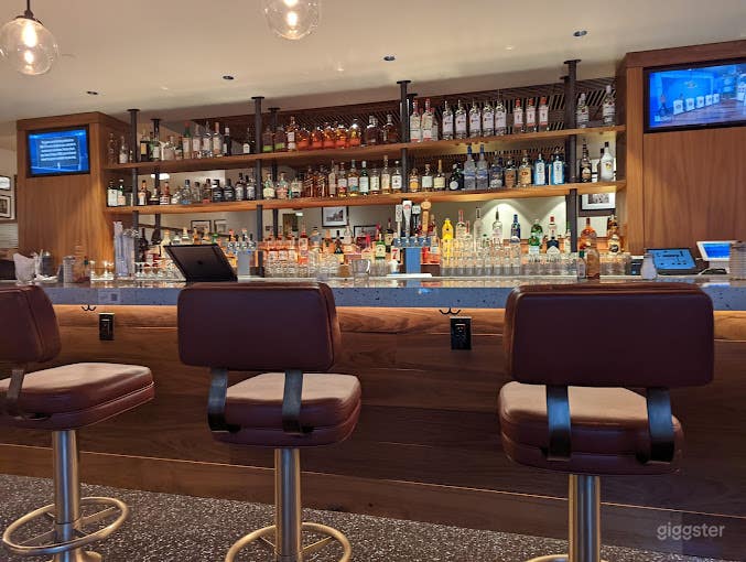 Mels Drive-In Photo 3