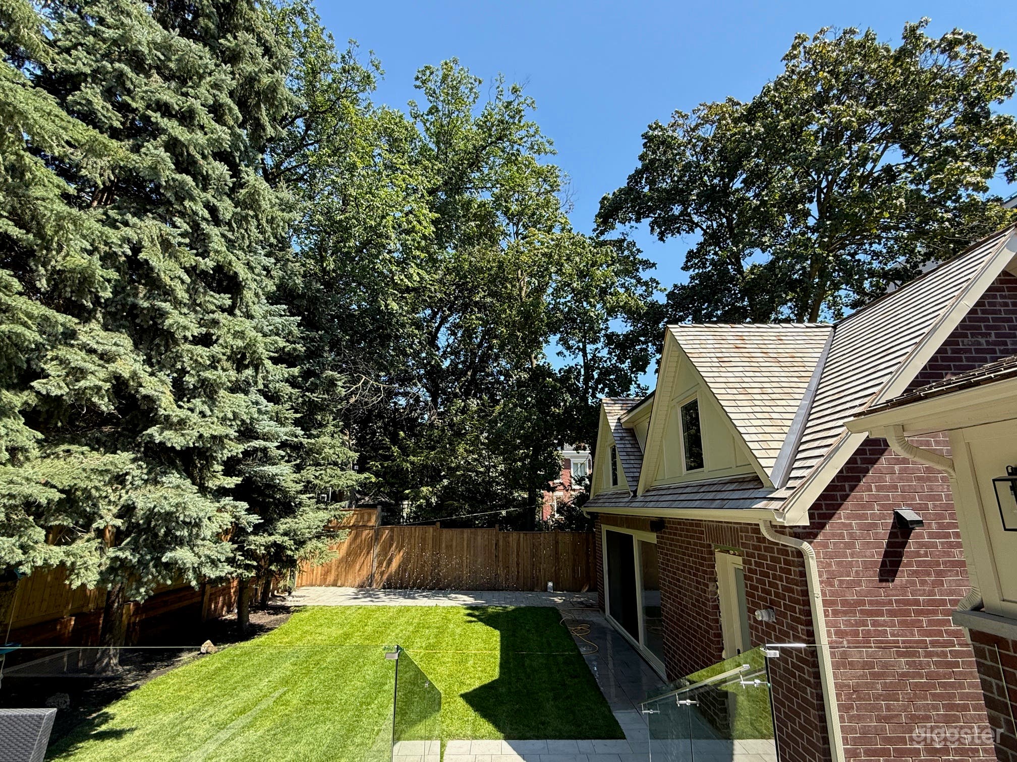 Backyard Garden Suite in Forest Hill Photo 3