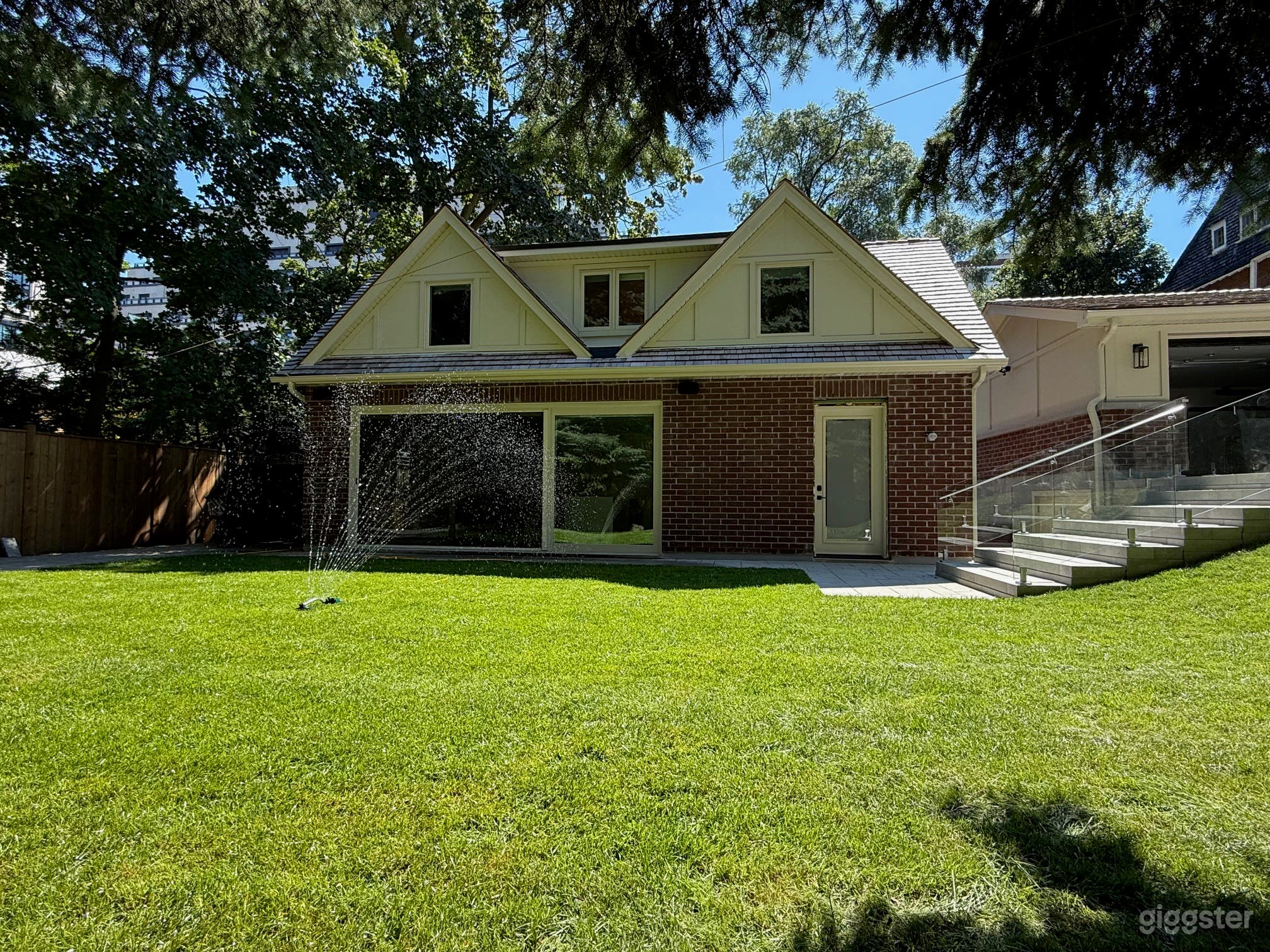 Backyard Garden Suite in Forest Hill Photo 1