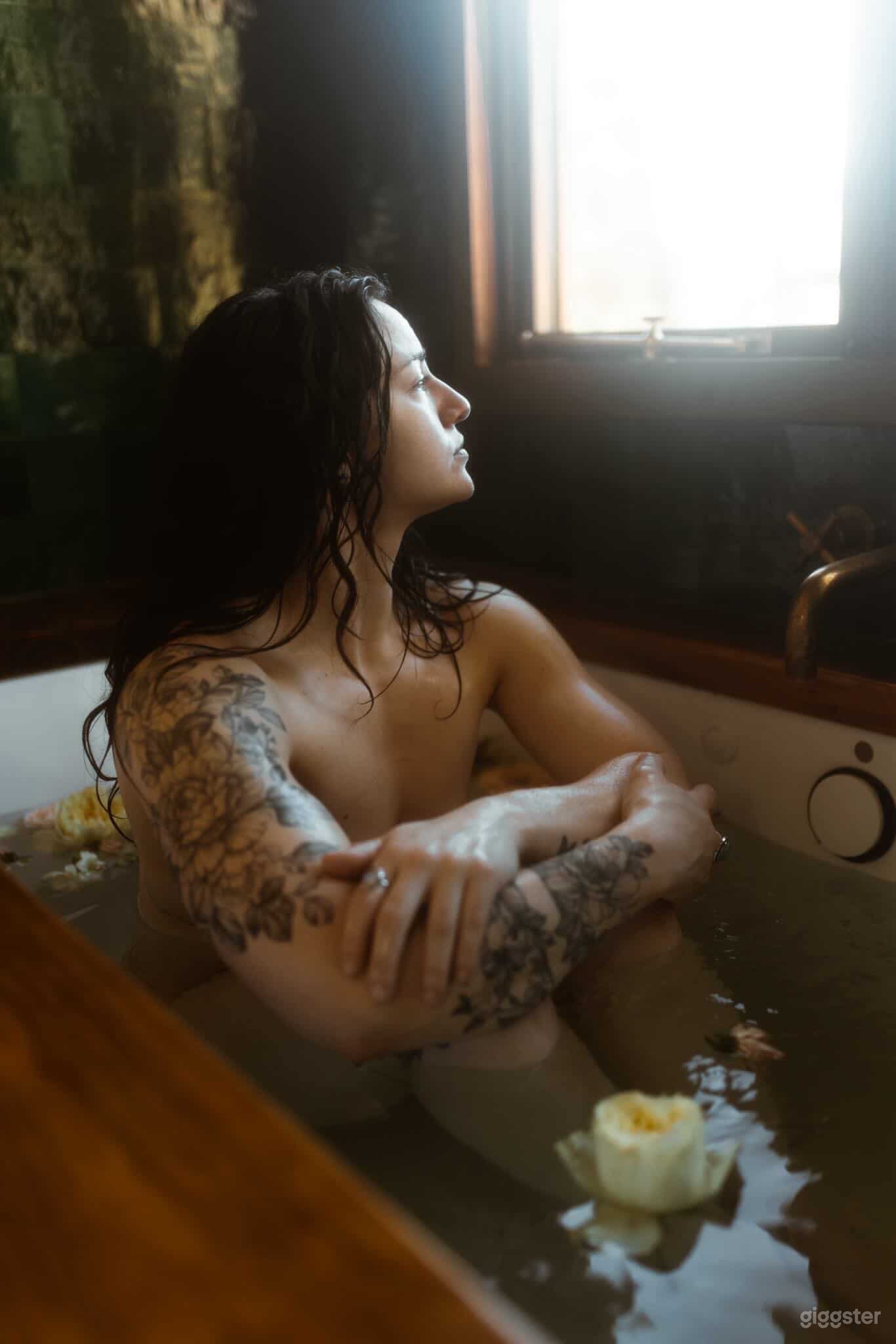 Private Wellness Sanctuary with Sauna & Heated Tub Photo 2