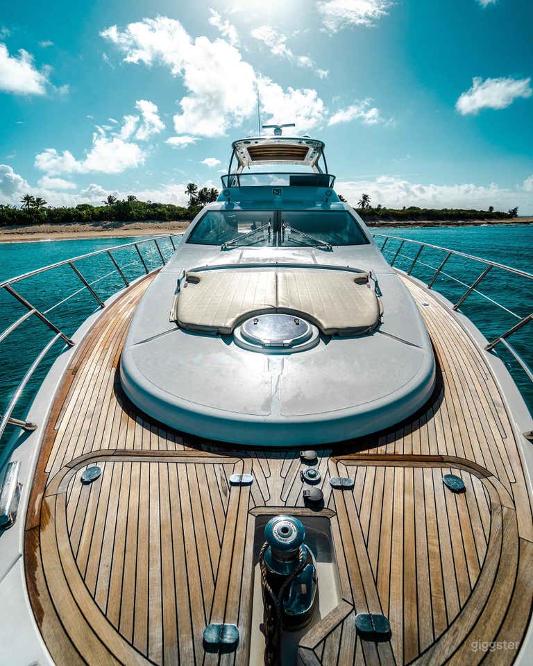  64 Azimut MODERN Yacht Miami Beach Marina  