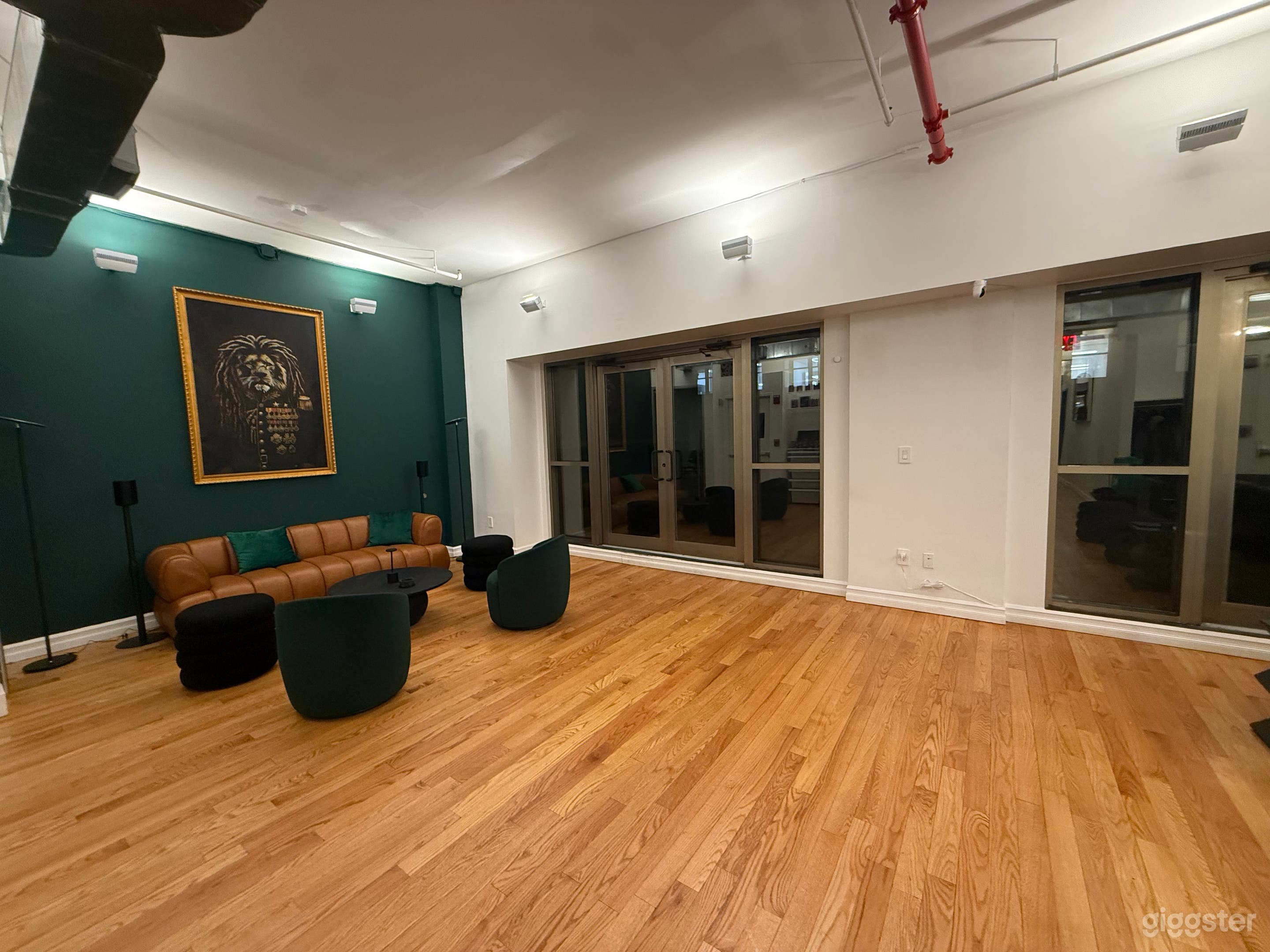 Executive Skyloft Photo 2