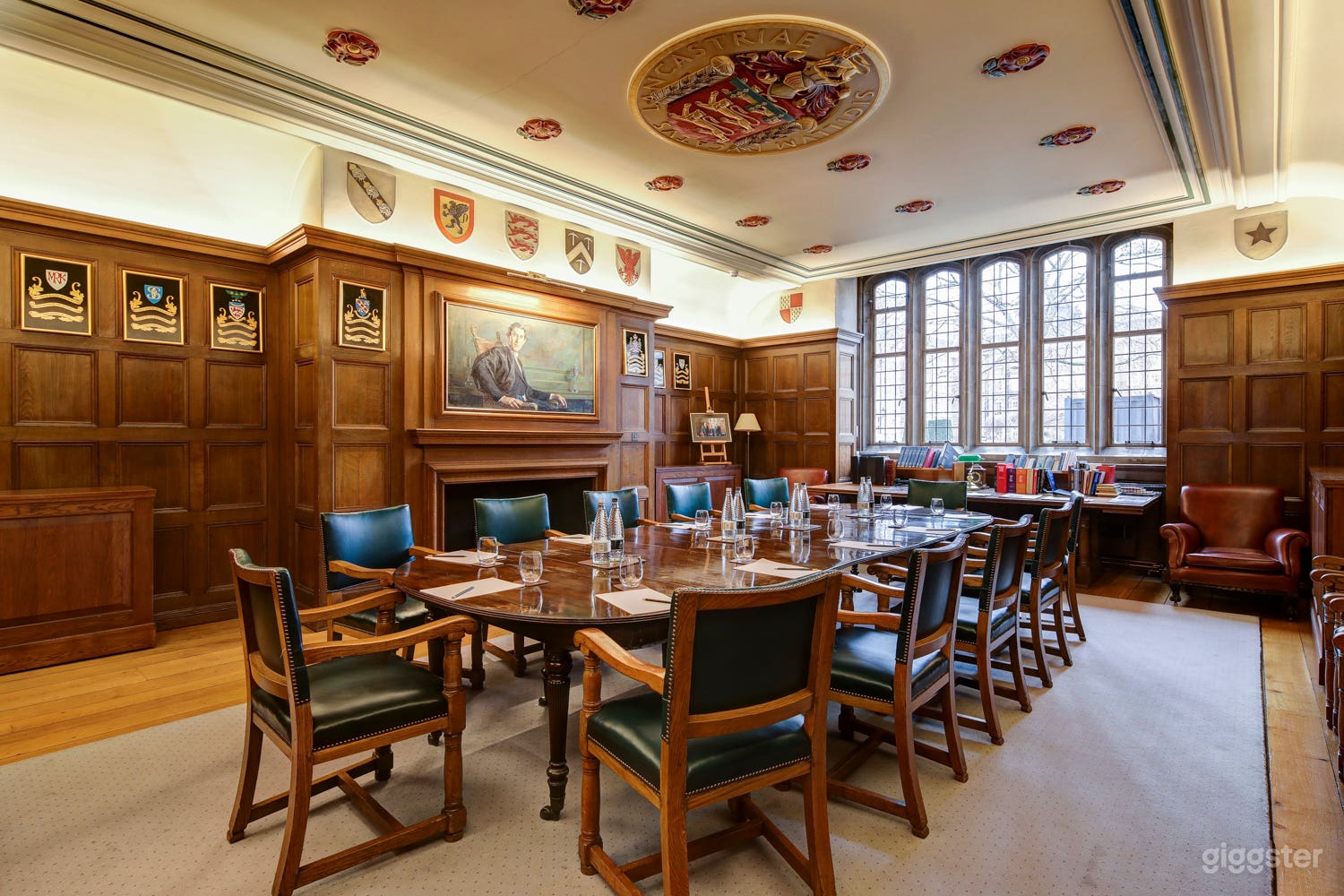 The Small Pension Room - located on the ground floor, next to The Hall. Can fit maximum 30 guests standing. Perfect room for interviews.
Room available from 15:00 on the weekdays and from 09:00 on the weekends.