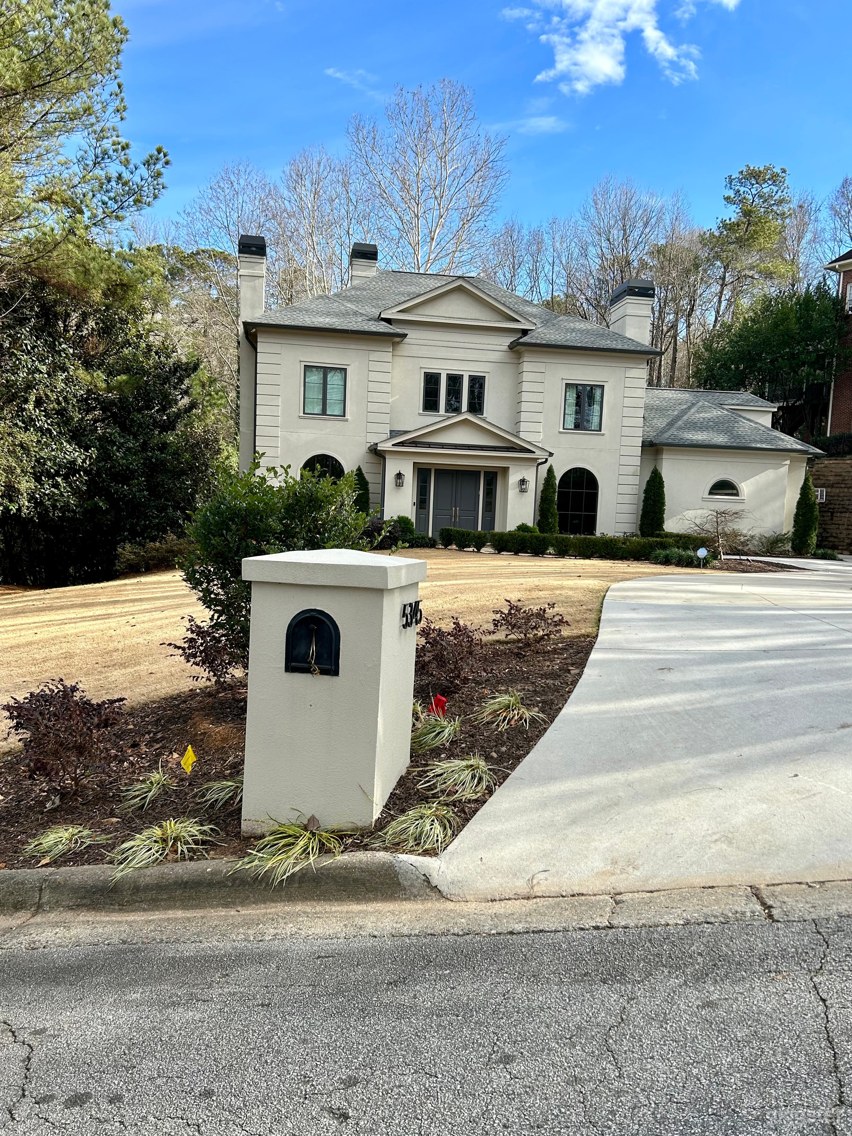 Adaptable Contemporary Stunner Photo 3