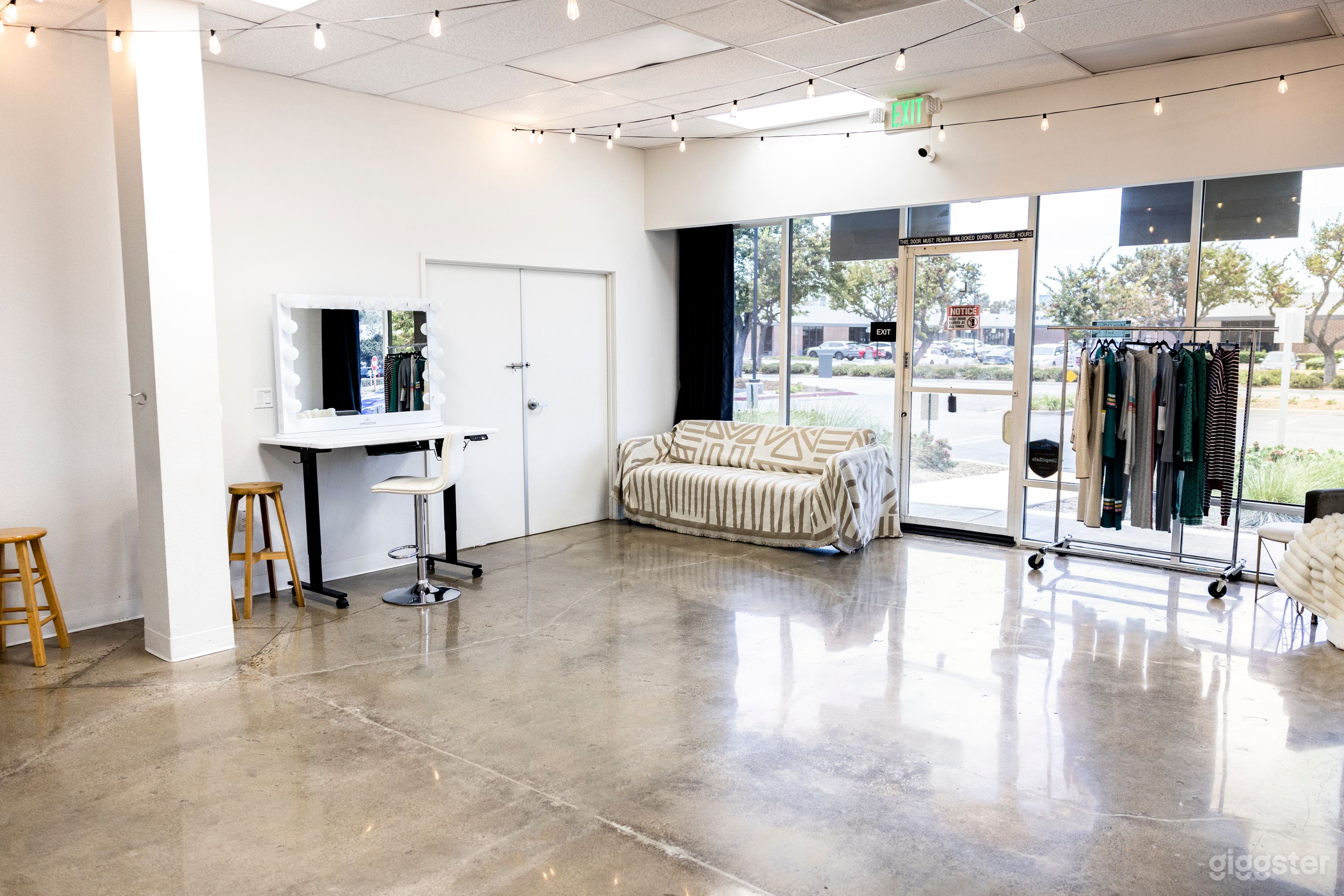 Orange County 600 sq ft Studio Photo 3