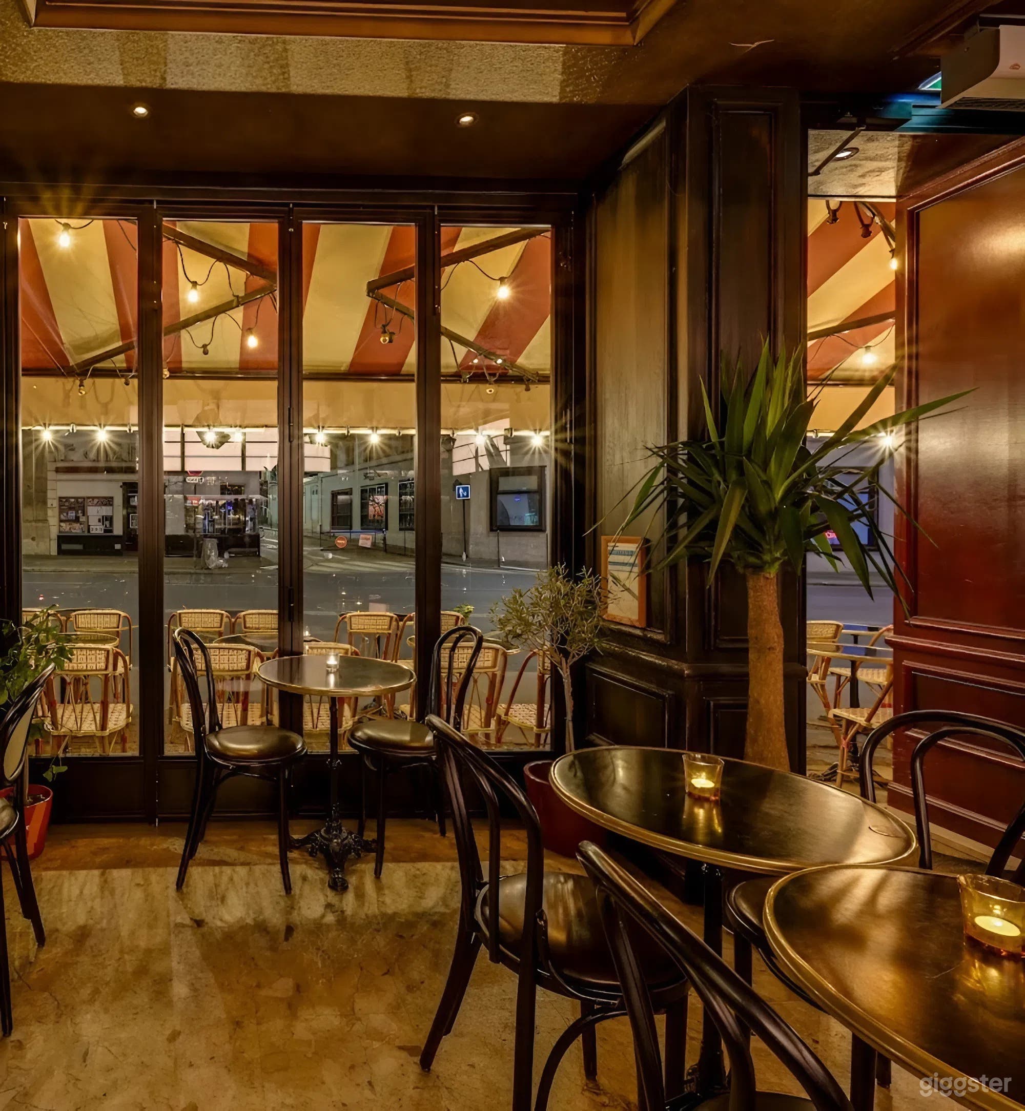 Photo de Charmant bistrot parisien avec terrasse ensoleillée & espace privé 4