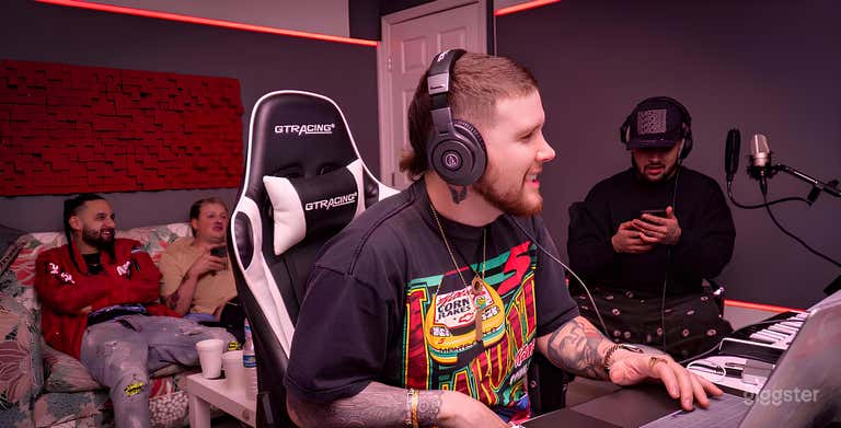  Colorful & Creative Multiset Studio in Miami 