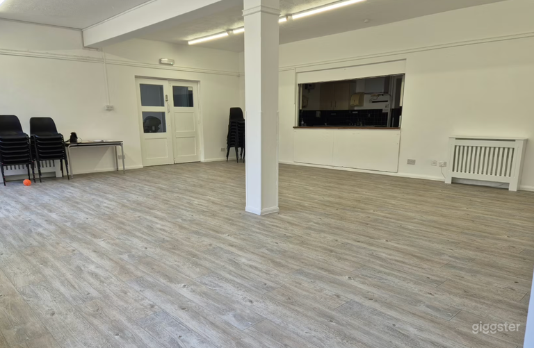  Salle de réunion moderne pour réunions et événements 